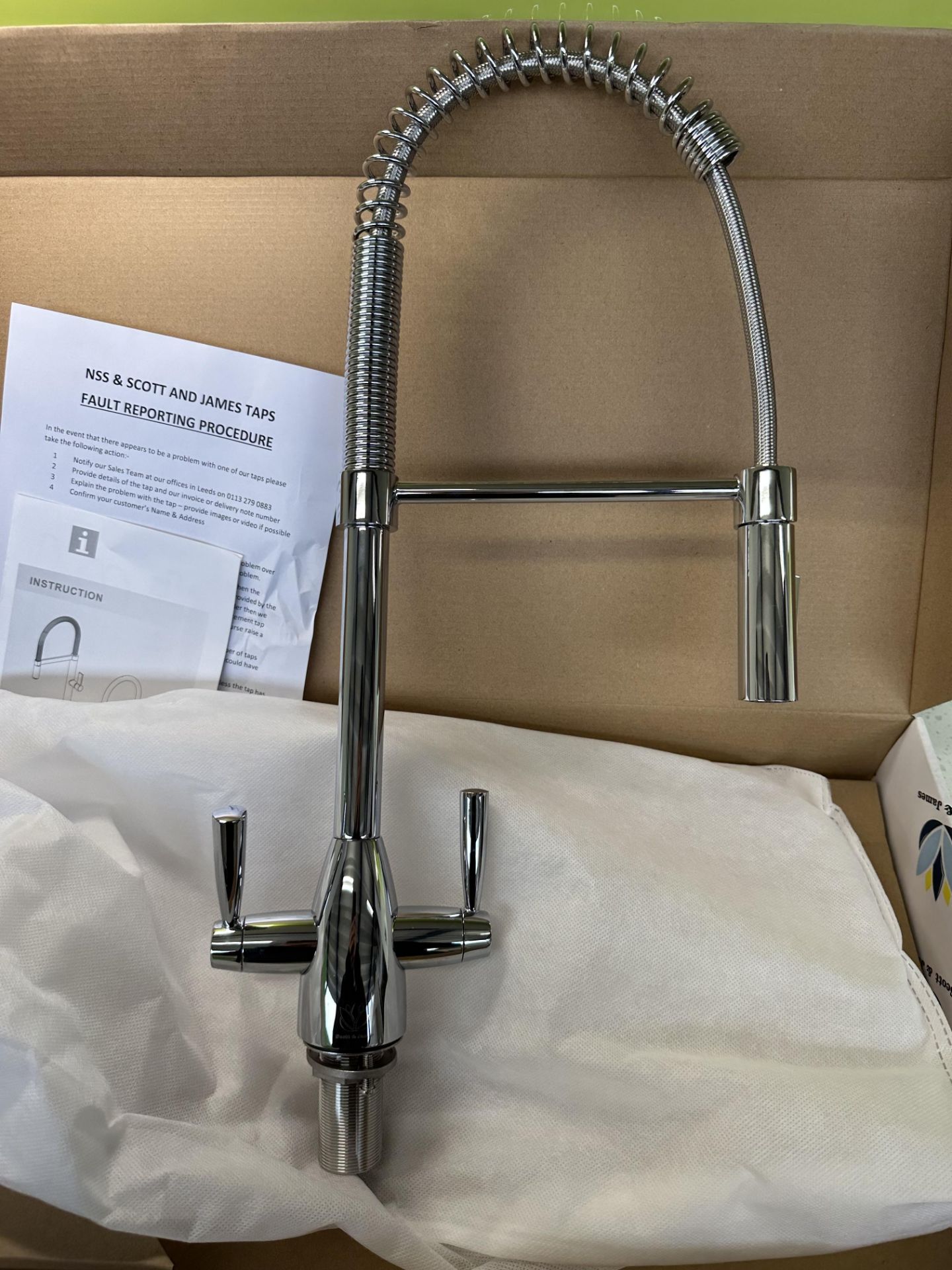 Ex Display Scott & James Spring Pull Down Twin Lever Mixer Tap – Chrome – ELO0048 - RRP£199 - Image 3 of 4