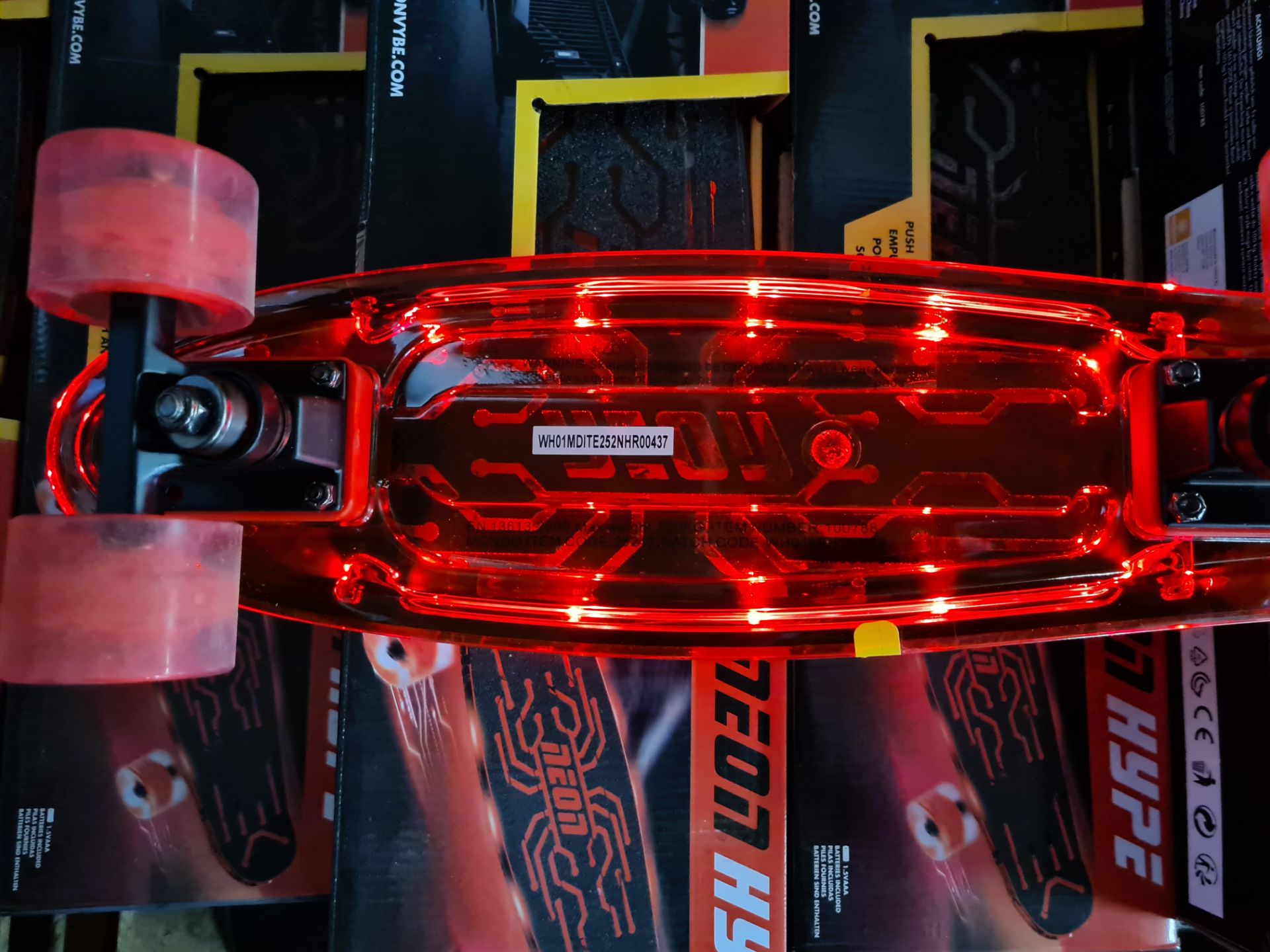 Neon Hype Skateboard with LED Light-up Function | RRP £39.99 - Image 2 of 3