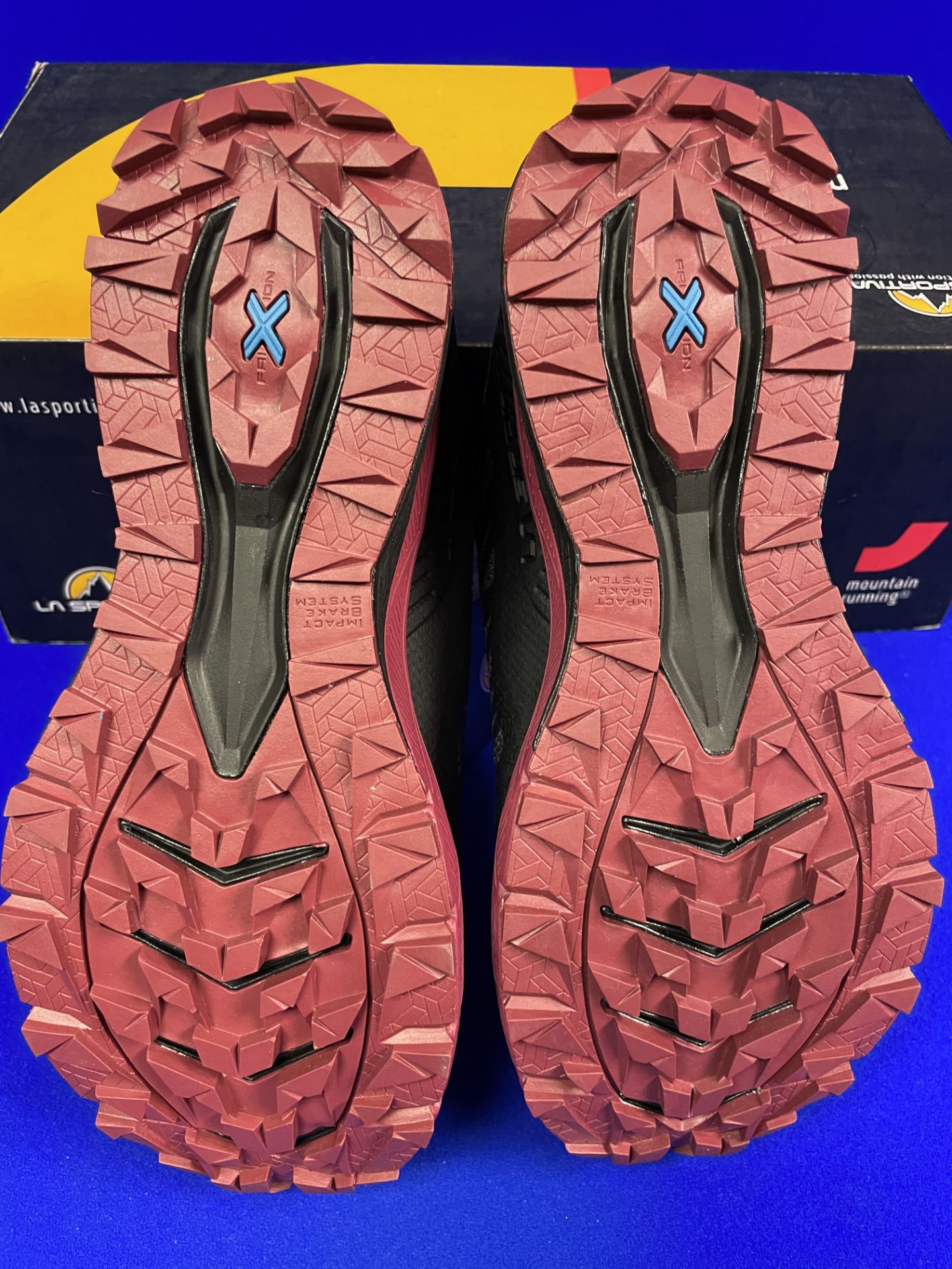 Salomon Karacal Women's Running Shoes | UK 3.5 - Image 3 of 4
