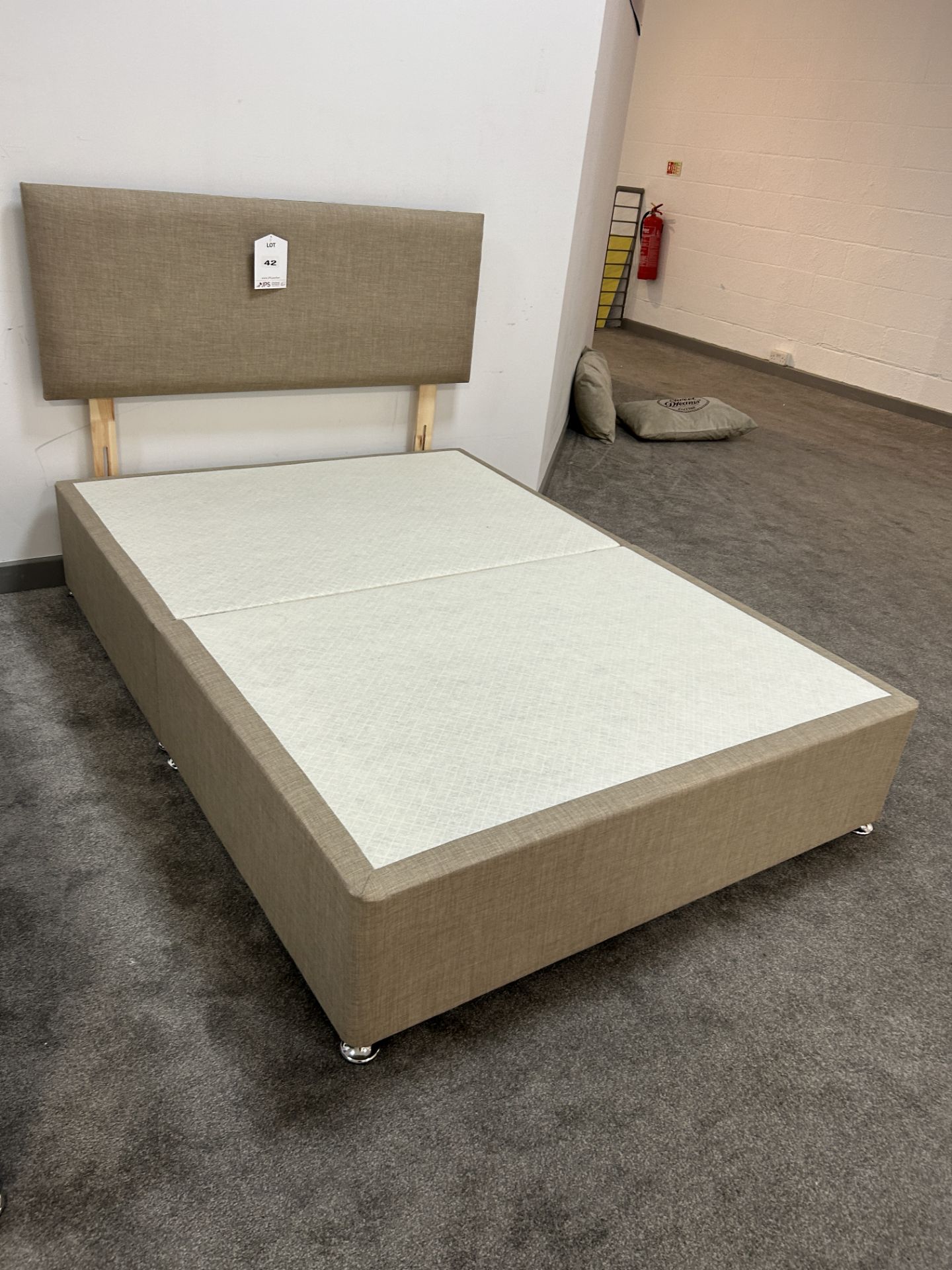 Ex-Display Double Size Bed Set incl: Base & Headboard in Beige - Image 2 of 3