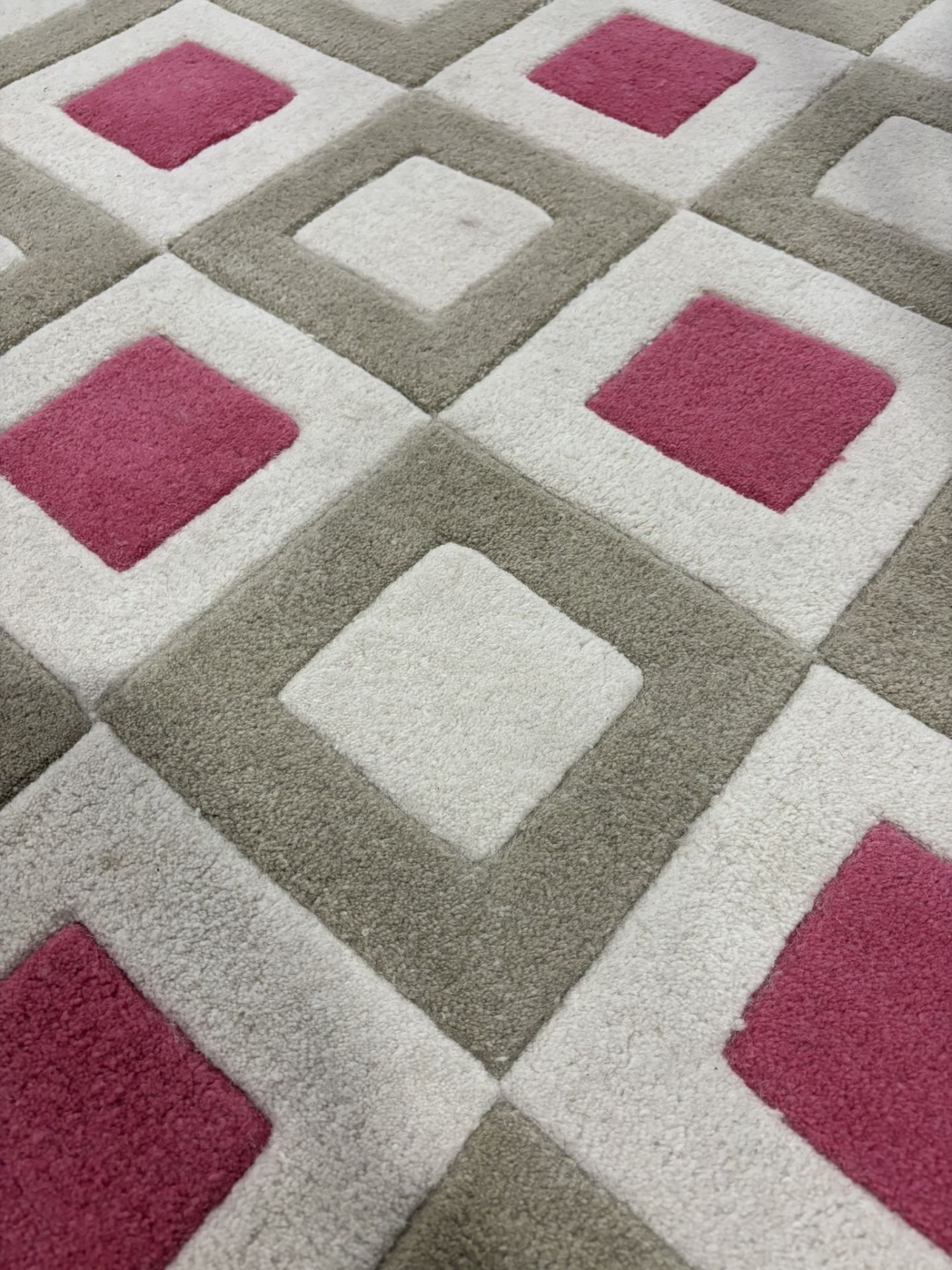 Ex-Display Pink/Beige Square Pattern Dry Washed Indian Rug - Image 2 of 5