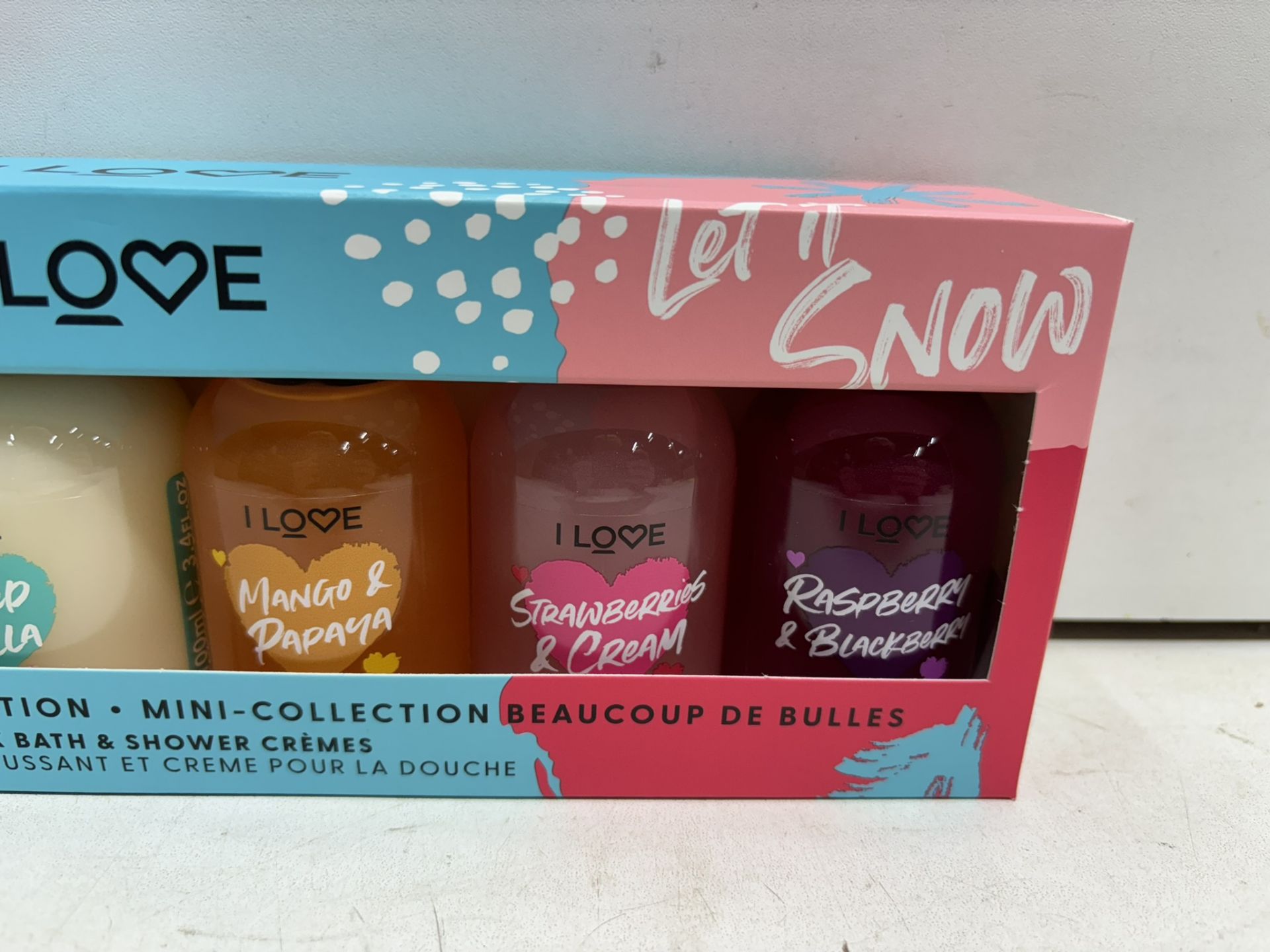 12 x I Love Cosmetics Lots of Bubbles Mini Collection gift boxes - Image 3 of 10