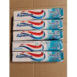 100 x Packs Aquafresh Toothpaste