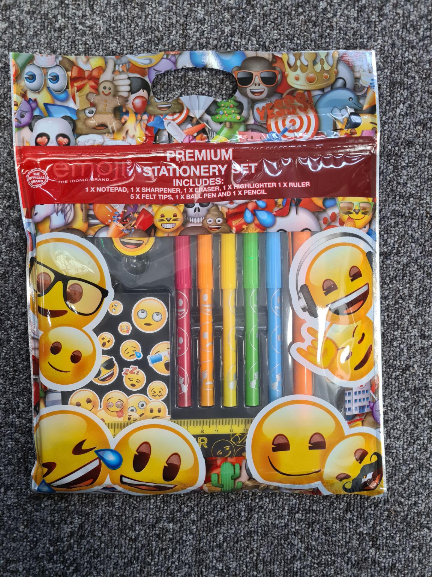 50 x Emoji Stationery Sets