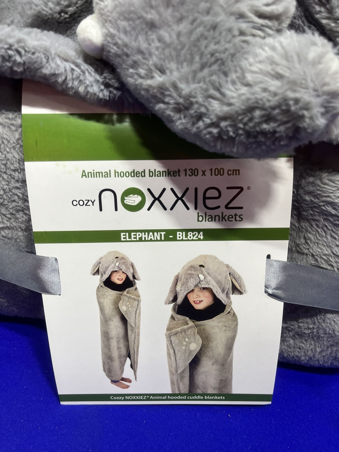 16 x Noxxiez Animal Hooded Blankets - Image 4 of 9