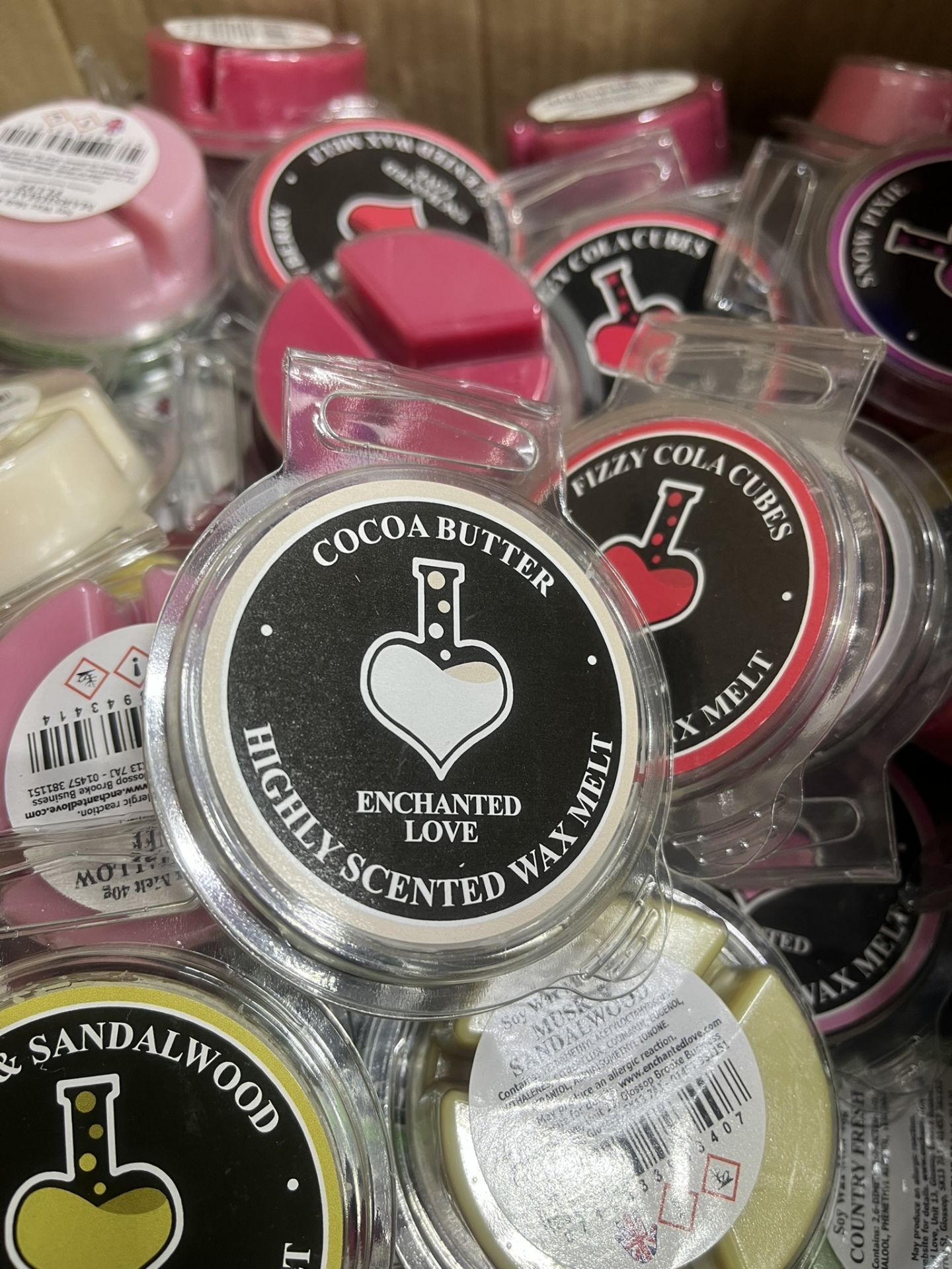 Approx 100 x Packs Of Enchanted Love Highly Scented Wax Melts - Image 4 of 4