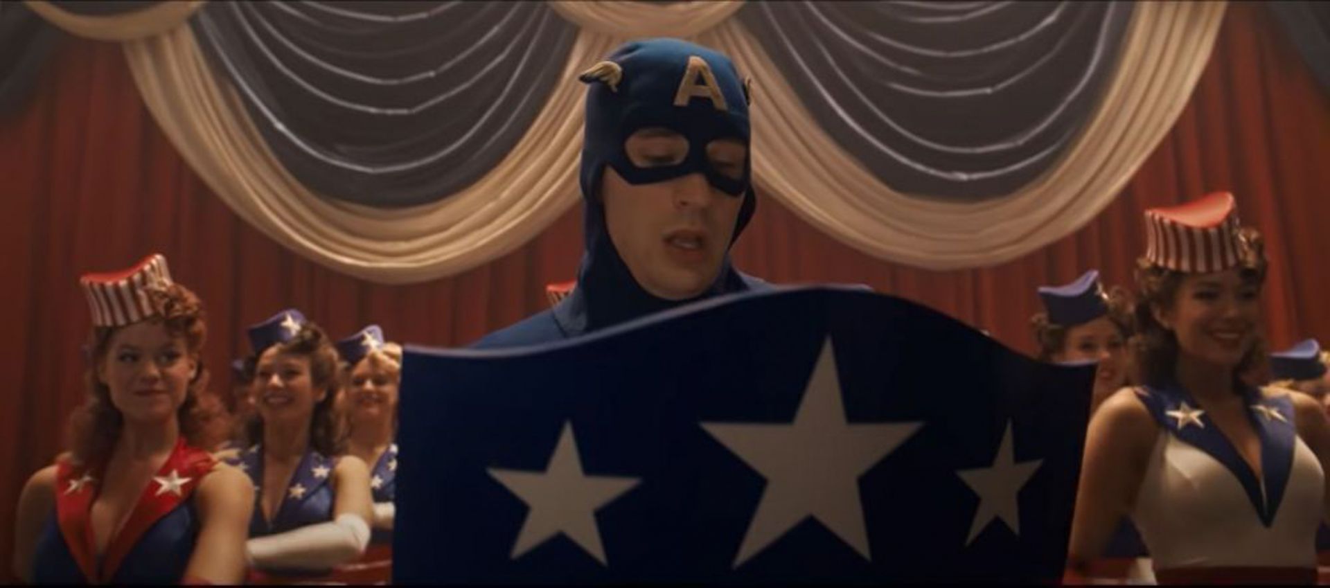 CAPTAIN AMERICA - THE FIRST AVENGER | CHRIS EVANS "STEVE ROGERS / CAPTAIN AMERICA" USO SHIELD PROP ( - Image 19 of 19