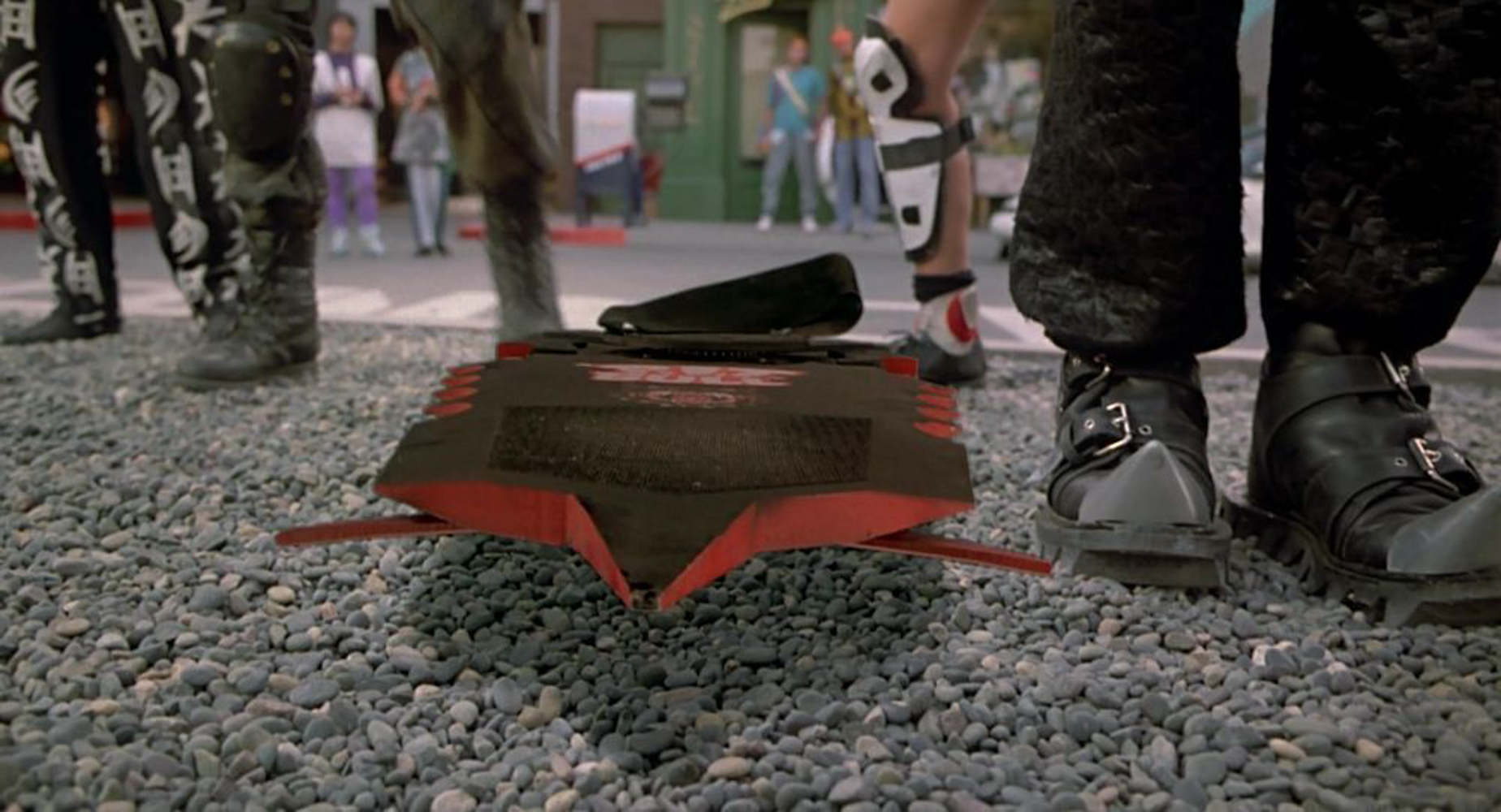 BACK TO THE FUTURE PART II | THOMAS F. WILSON "GRIFF TANNEN" P.I.T. BULL  HOVERBOARD PROP (WITH DVD) - Image 16 of 18