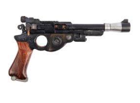 THE MANDALORIAN | PEDRO PASCAL "DIN DJARIN / THE MANDALORIAN" IB-94 BLASTER PISTOL PROP