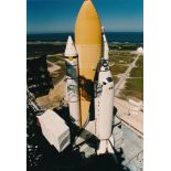 NASA, Das Space Shuttle Columbia (Mission STS-90) erreicht die Spitze des Schießplatzes 39B, nachdem