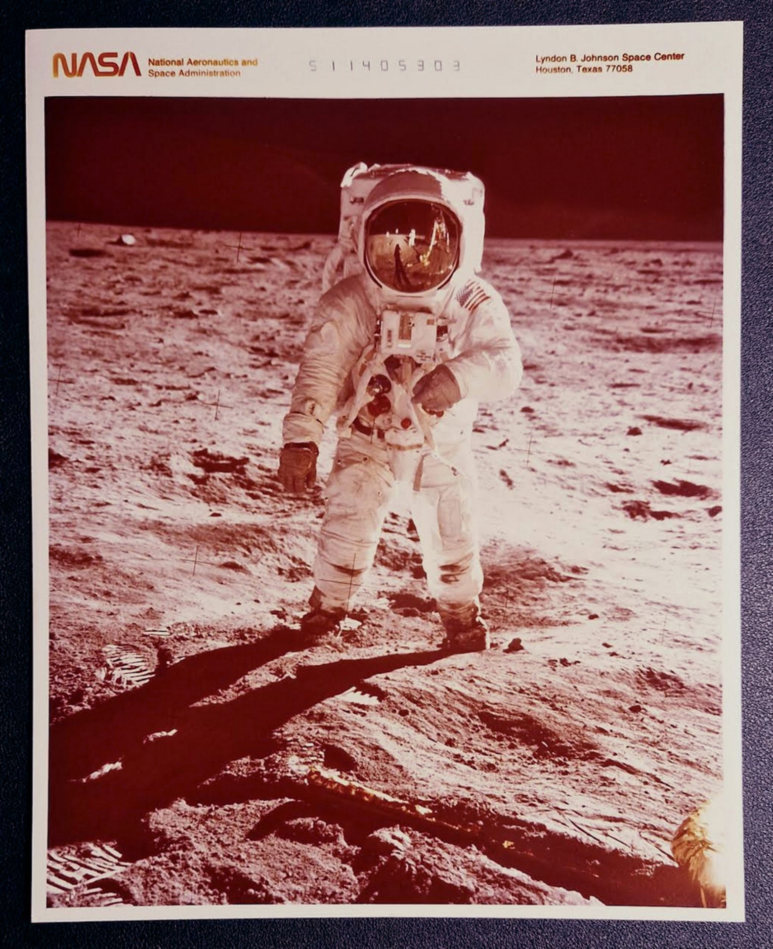 NASA, Mission Apollo 11. Historische Fotografie, die den Astronauten Buzz Aldrin zeigt, wie er auf