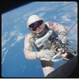 NASA, Großformat. Gemini-Mission IV. Die historisch erste EVA eines Amerikaners im Weltraum. Der