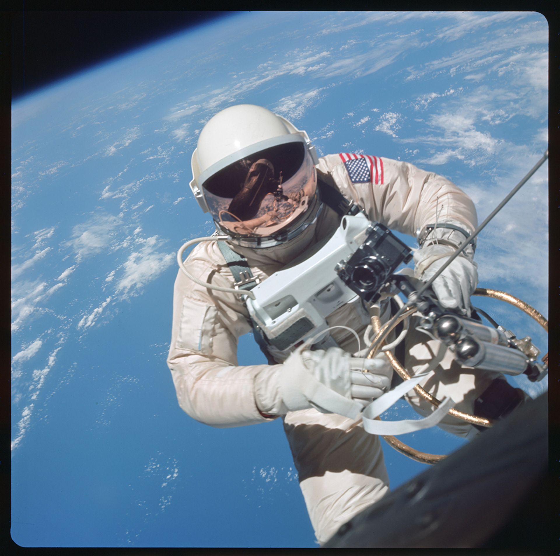 NASA, Großformat. Gemini-Mission IV. Die historisch erste EVA eines Amerikaners im Weltraum. Der