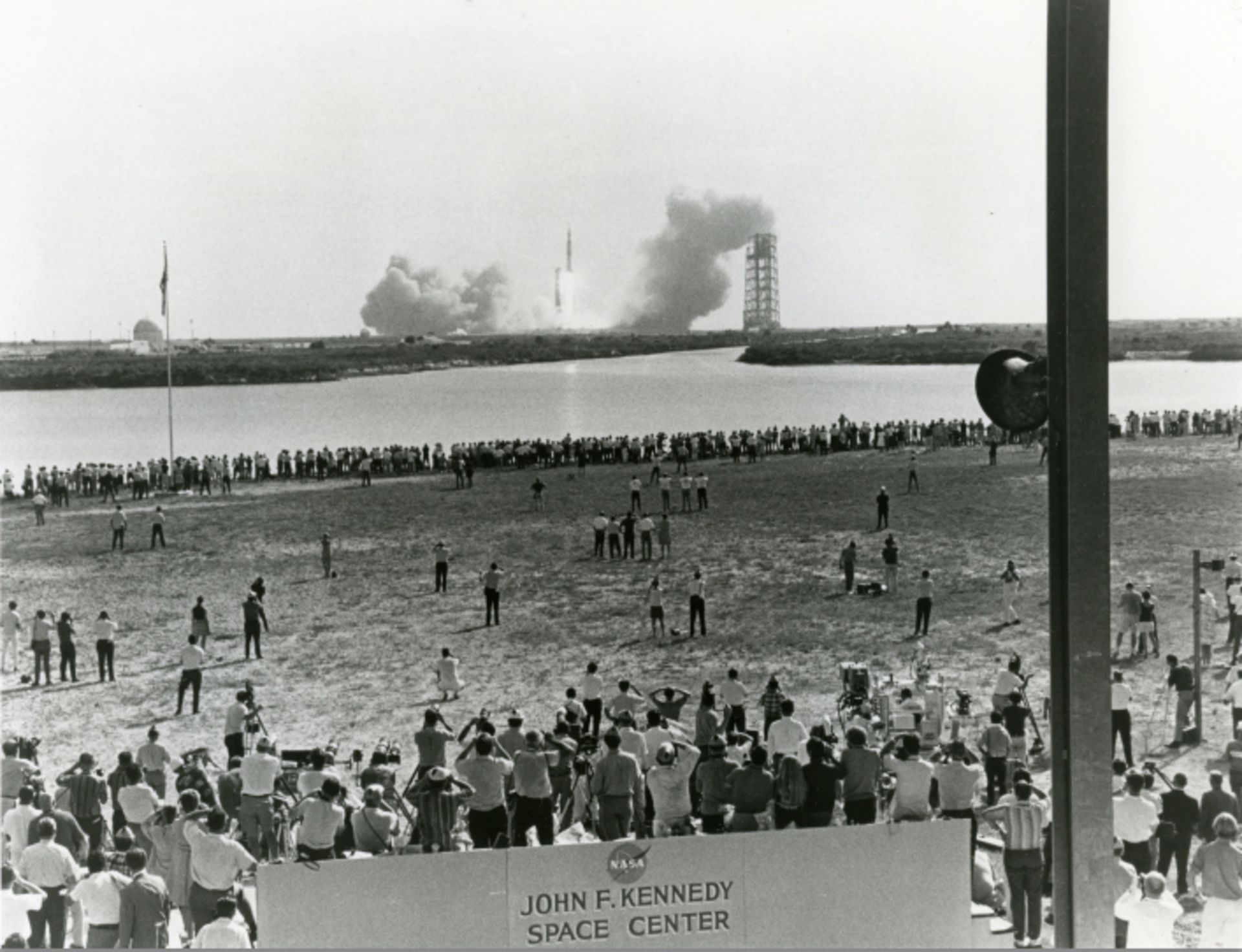 NASA, Historischer Start der Apollo 11-Mission von Cape Canaveral am 16. Juli 1969. Späterer