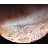 NASA, Voyager 2 Mission. Eine sehr schöne Detailansicht von Triton, Neptuns größtem Satelliten,