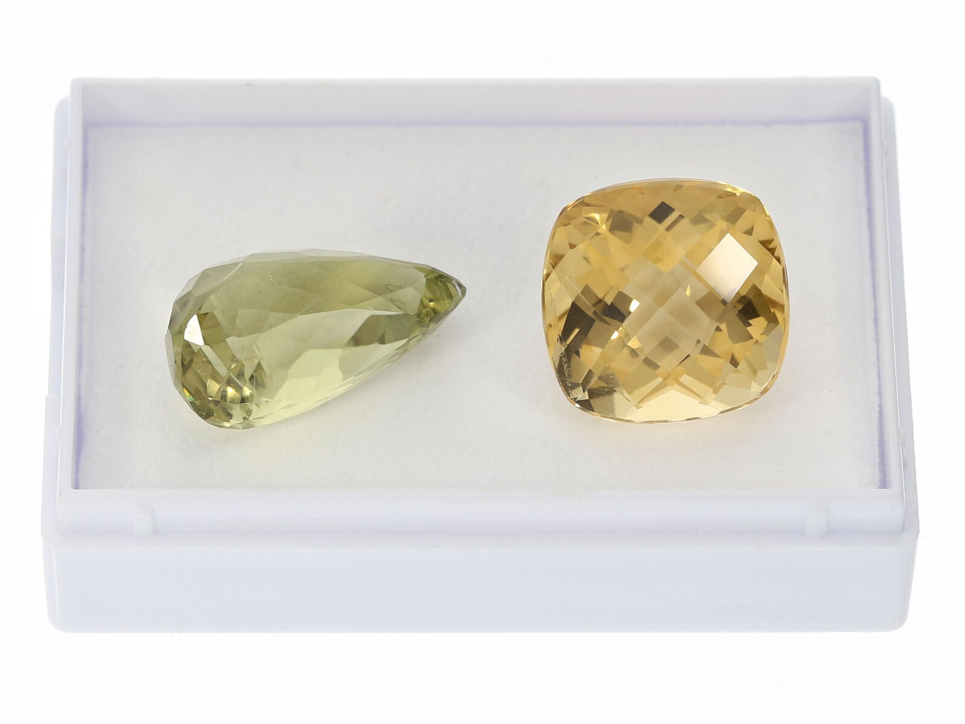 2 Spodumen von zusammen ca. 38ct