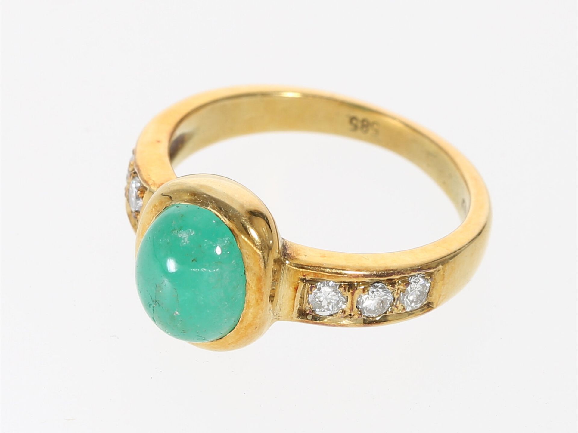 Ring: schöner Smaragd/Brillant-Goldschmiedering - Bild 2 aus 3