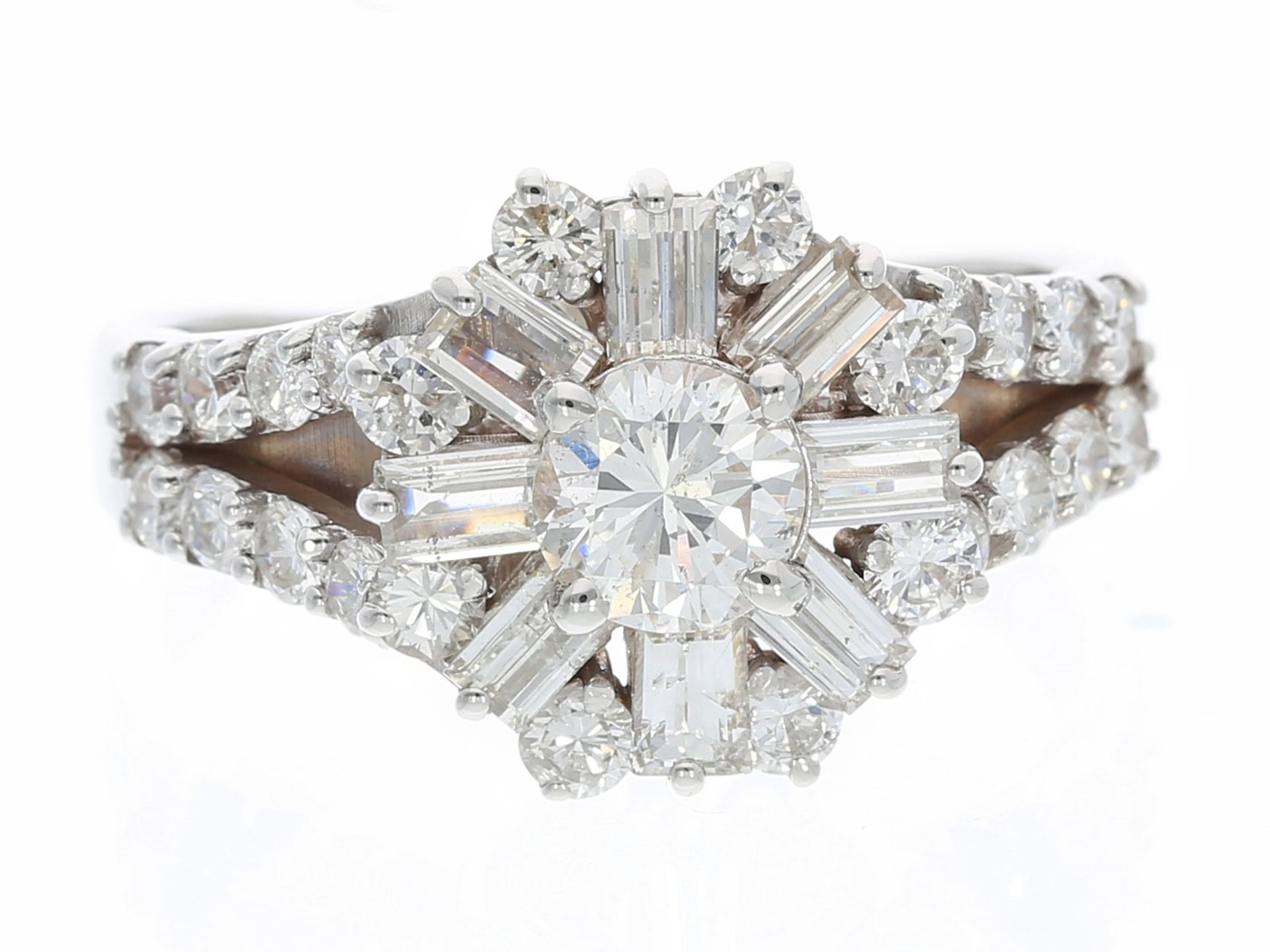 Sehr dekorativer und moderner Brillant/Diamant-Damenring, ca. 2,15ct