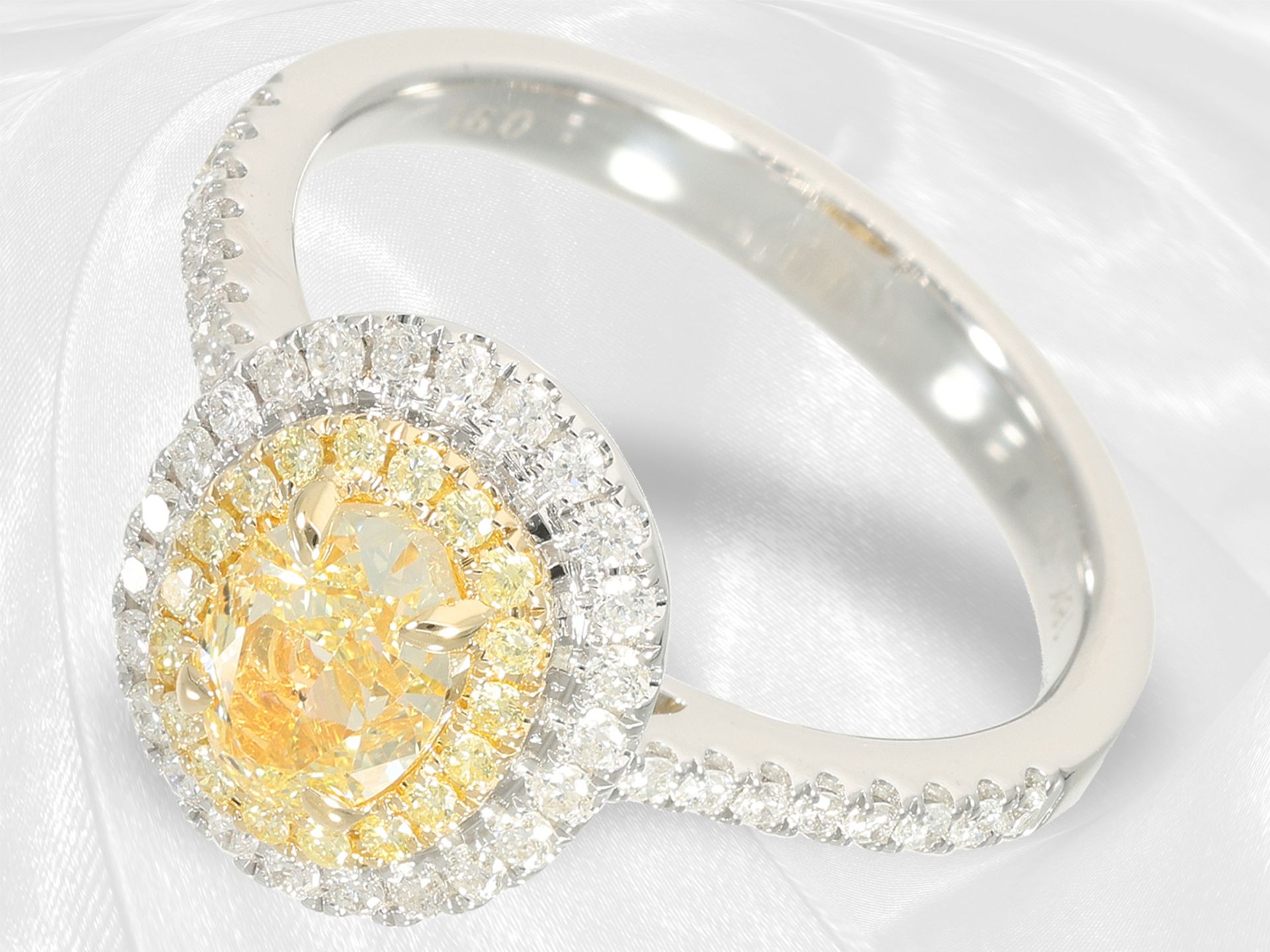 Ring: hochwertiger, moderner Brilliantring mit Fancy Yellow Brillant von ca. 0,91ct