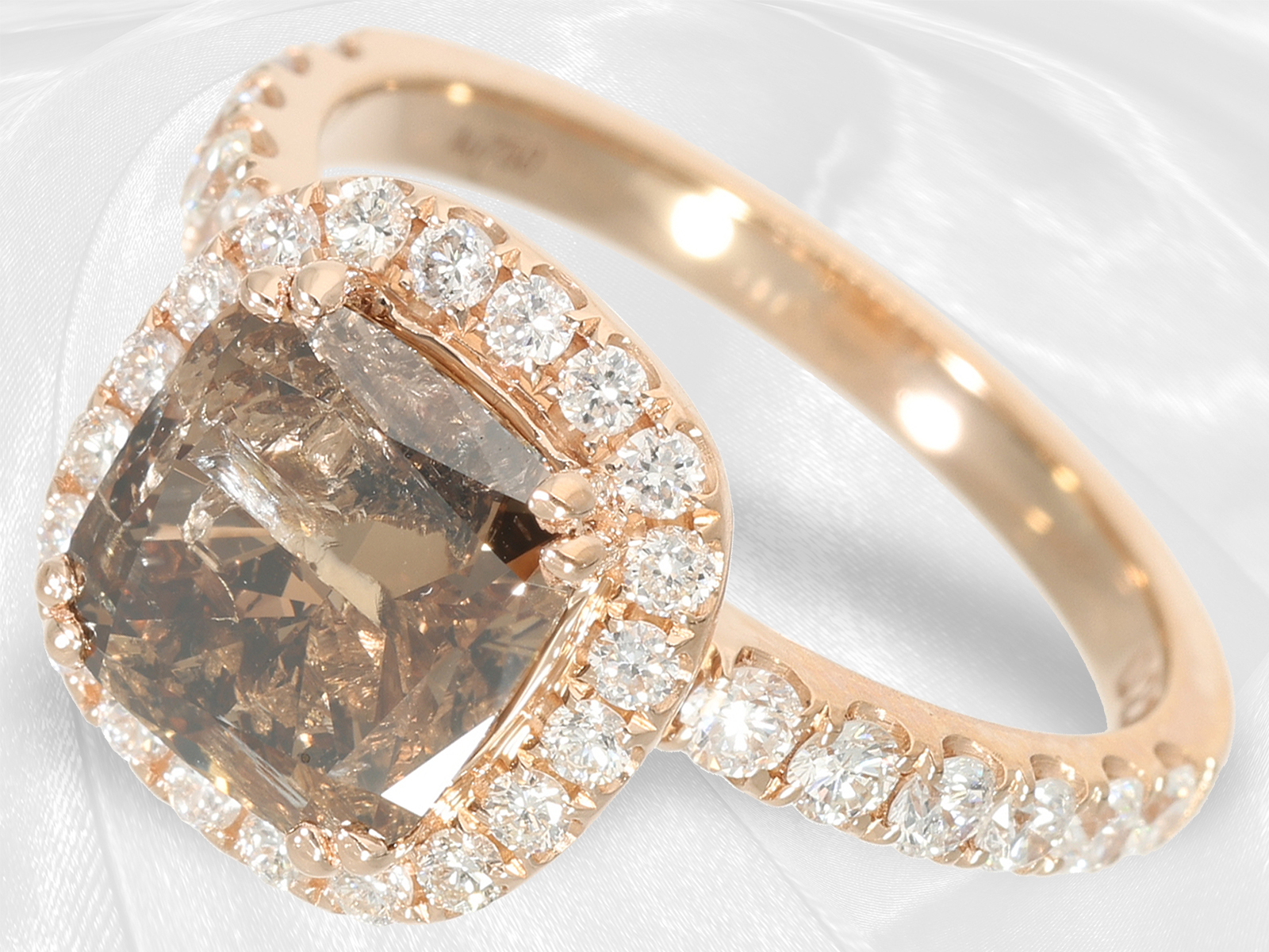 Interesting high carat pink gold ring with white and a fancy brilliant-cut diamond of 2.28ct, unworn