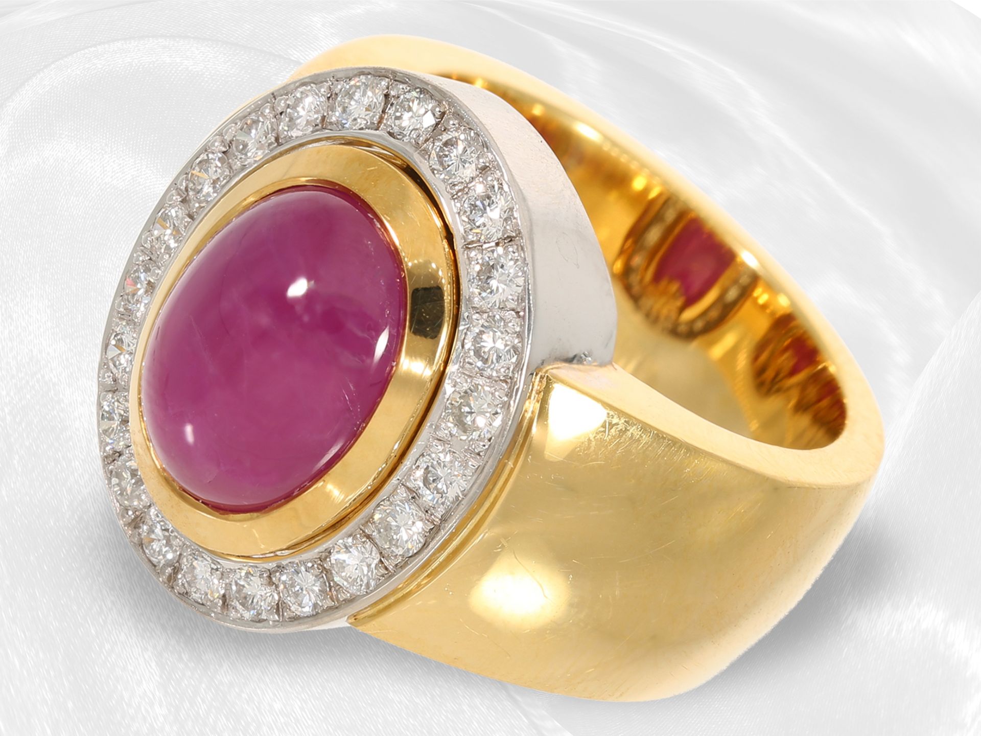 Ring: raffiniert gearbeiteter Rubin/Saphir/Smaragd-Wechselring mit Brillanten, 18K Gold, Manufaktur 