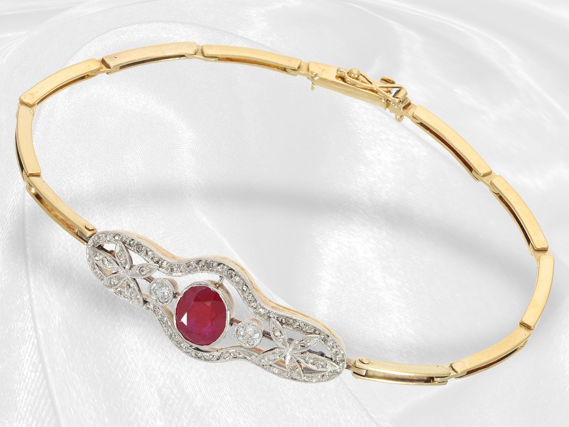 Very beautiful, fine antique bracelet with ruby/diamond setting, approx. 2.3ct, 14K yellow gold, pla