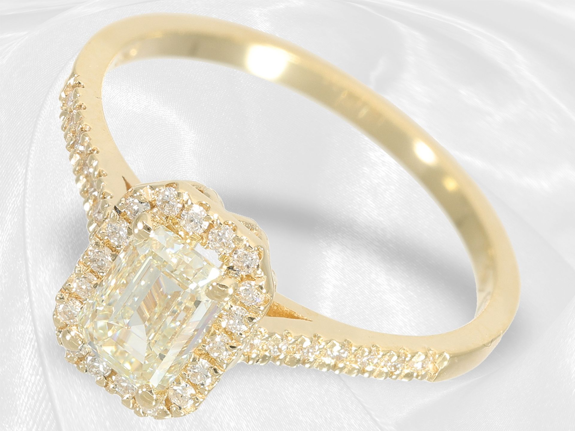 Moderner und feiner Diamant-Goldschmiedering aus 18K Gelbgold, neuwertig - Bild 2 aus 5