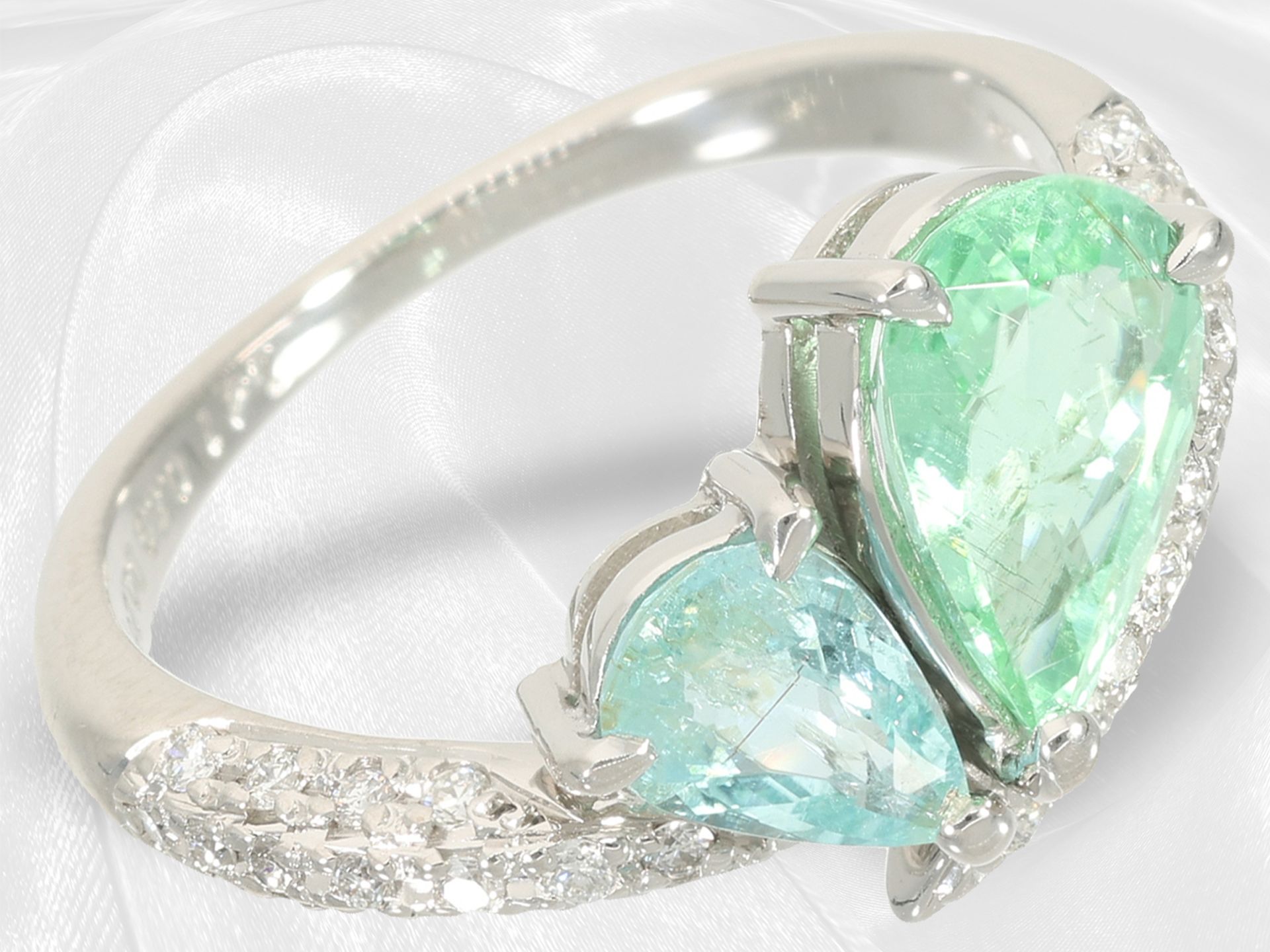 Ring: fancy goldsmith ring with precious Paraiba tourmalines, like new - Image 2 of 4