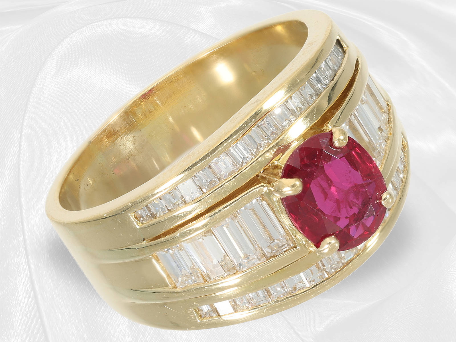 Ring: wide and decorative ruby/diamond goldsmith ring, 18K yellow gold - Image 2 of 4