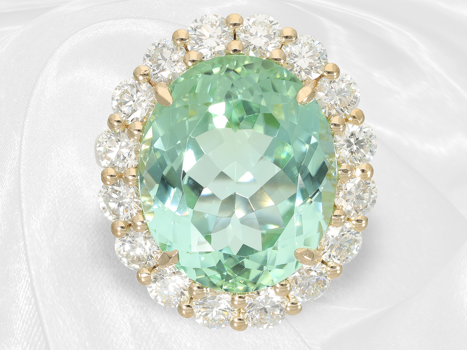 Ring: extremely high-quality tourmaline ring, eye-clean certified Paraiba of 15.06ct