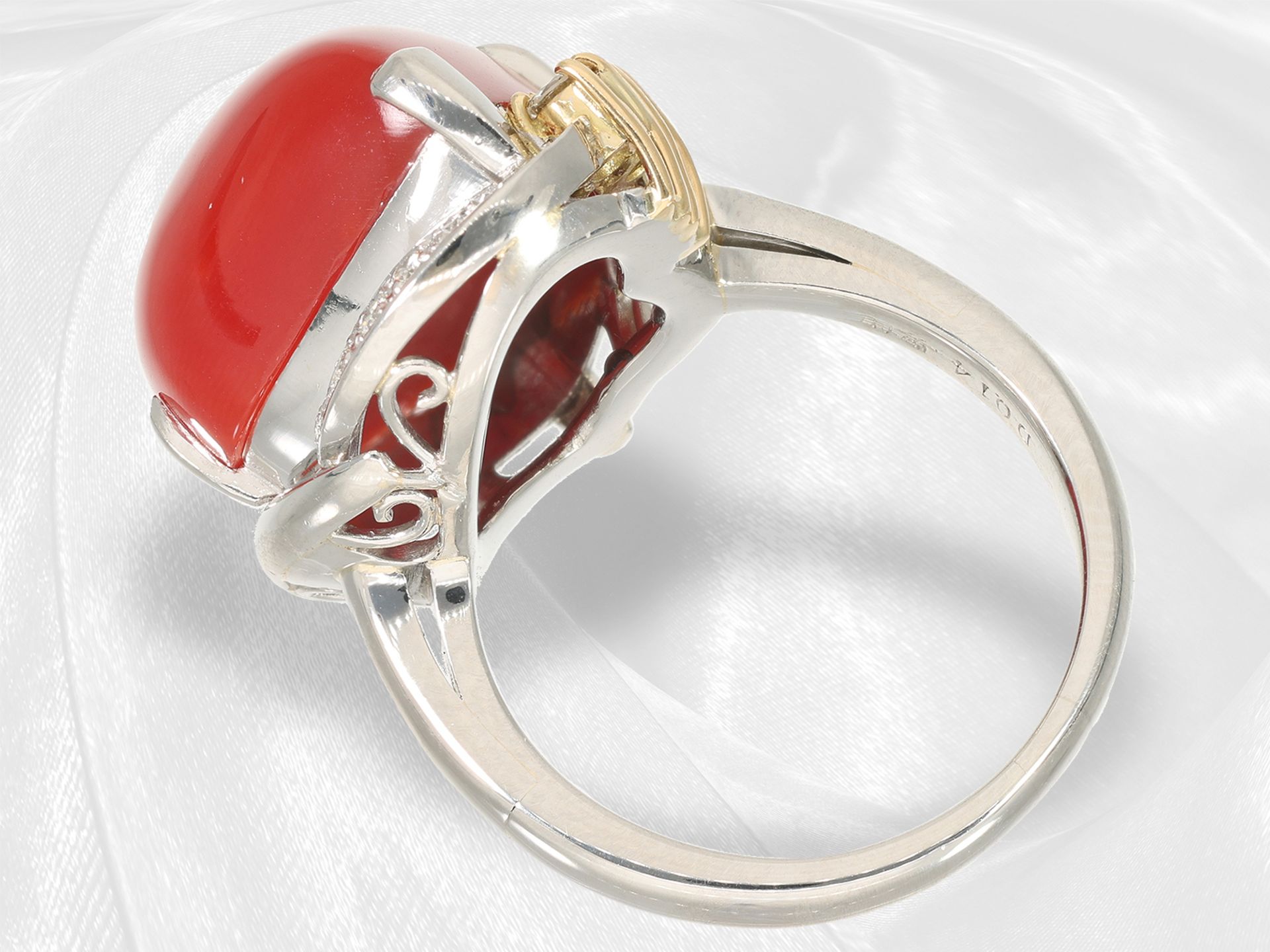 Ring: heavy platinum ring with very precious coral and brilliant-cut diamonds, unique goldsmith's wo - Image 3 of 5