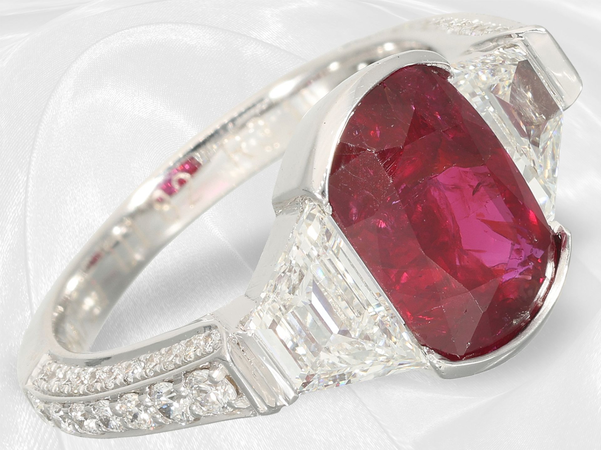 Ring: exclusiver Goldschmiedering, NO-HEAT Burma-Rubin "Vivid Pigeon's Blood", 3,19ct, WGA 44.140€ - Bild 2 aus 5