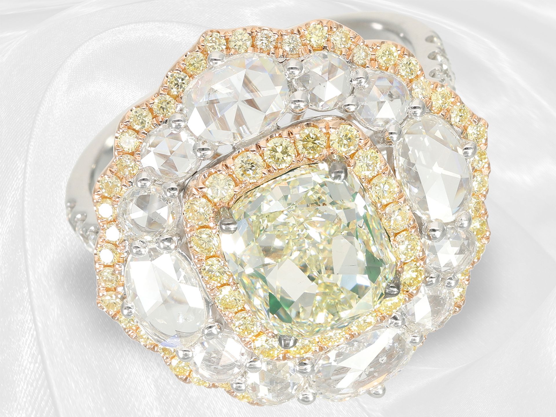 Ring: äußerst wertvoller Diamantring mit grünem Fancy Diamanten von 3,08ct, GIA Report - Bild 6 aus 8