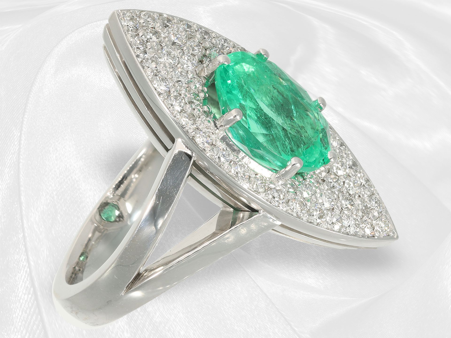 Formerly very expensive emerald/brilliant-cut diamond goldsmith ring with Colombian top quality emer - Image 2 of 7