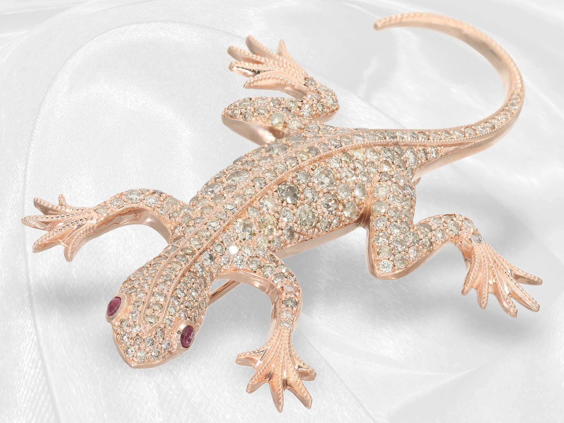 Designer brooch with ruby and diamond set motif "Salamander", worked in antique style, approx. 6ct, 