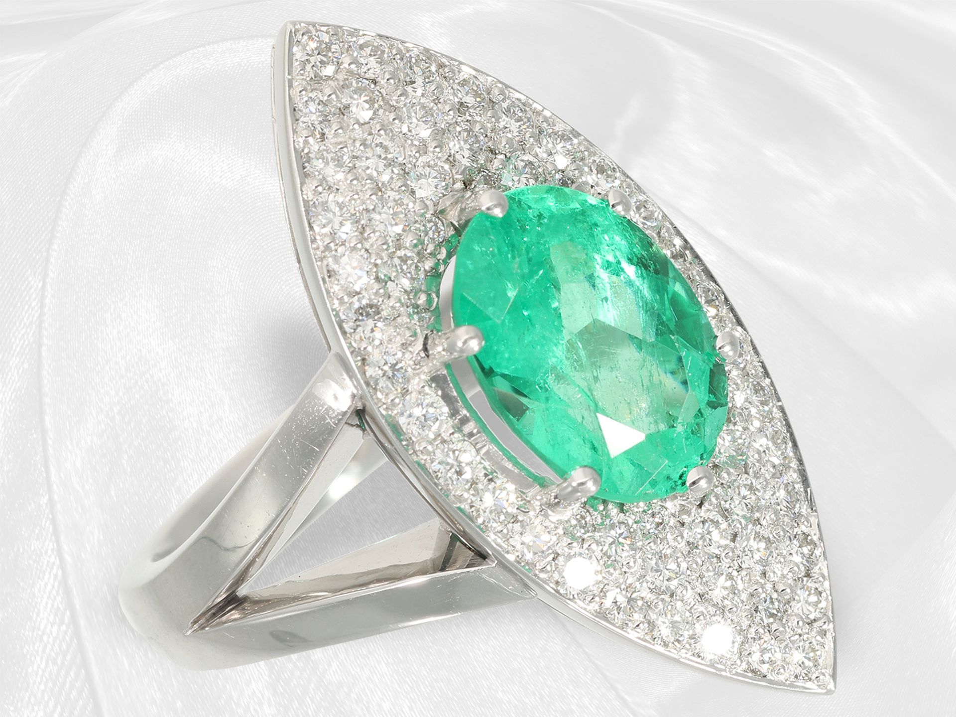 Formerly very expensive emerald/brilliant-cut diamond goldsmith ring with Colombian top quality emer - Image 3 of 7