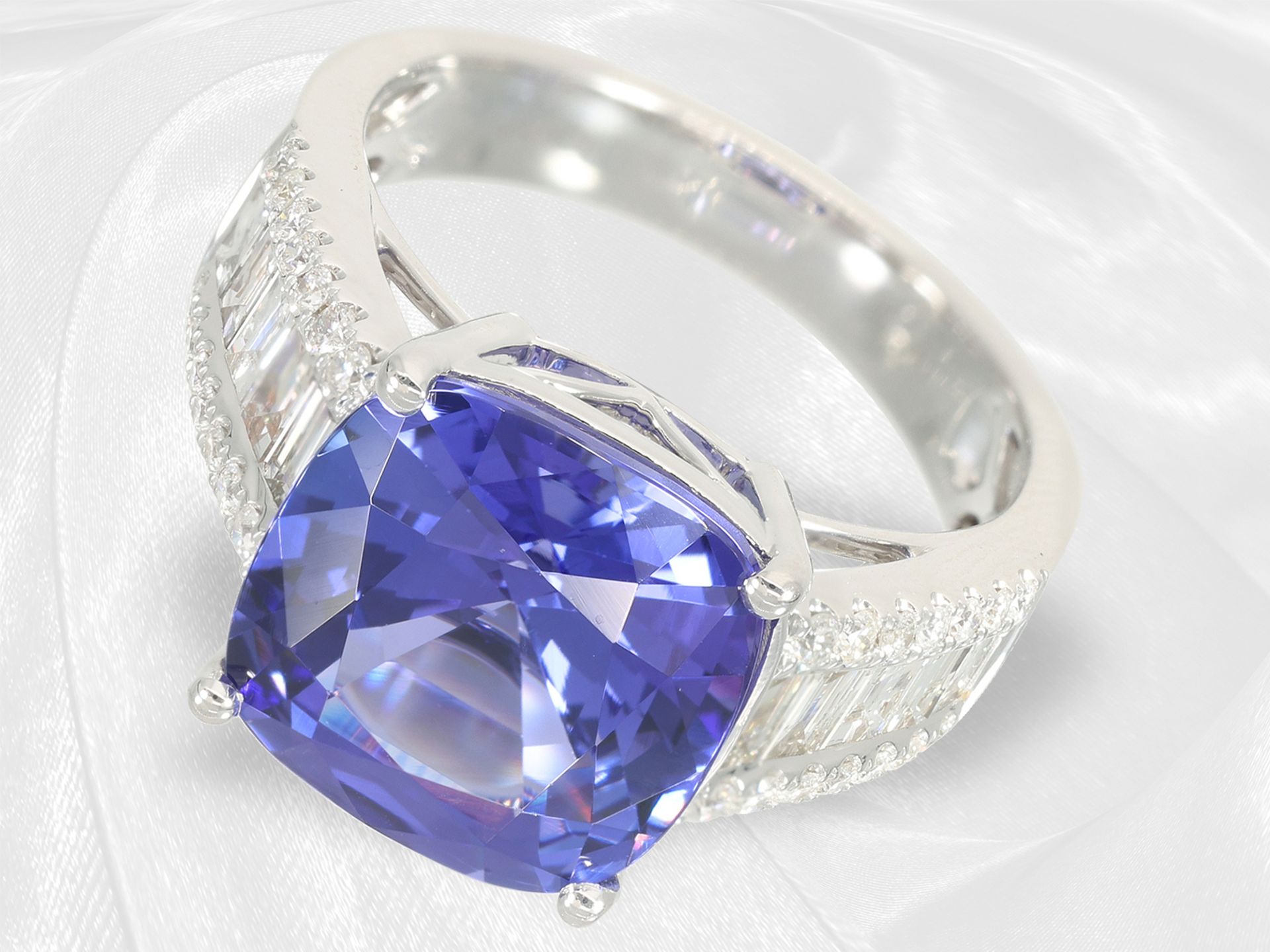 Ring: very high quality diamond/tanzanite ring, like new