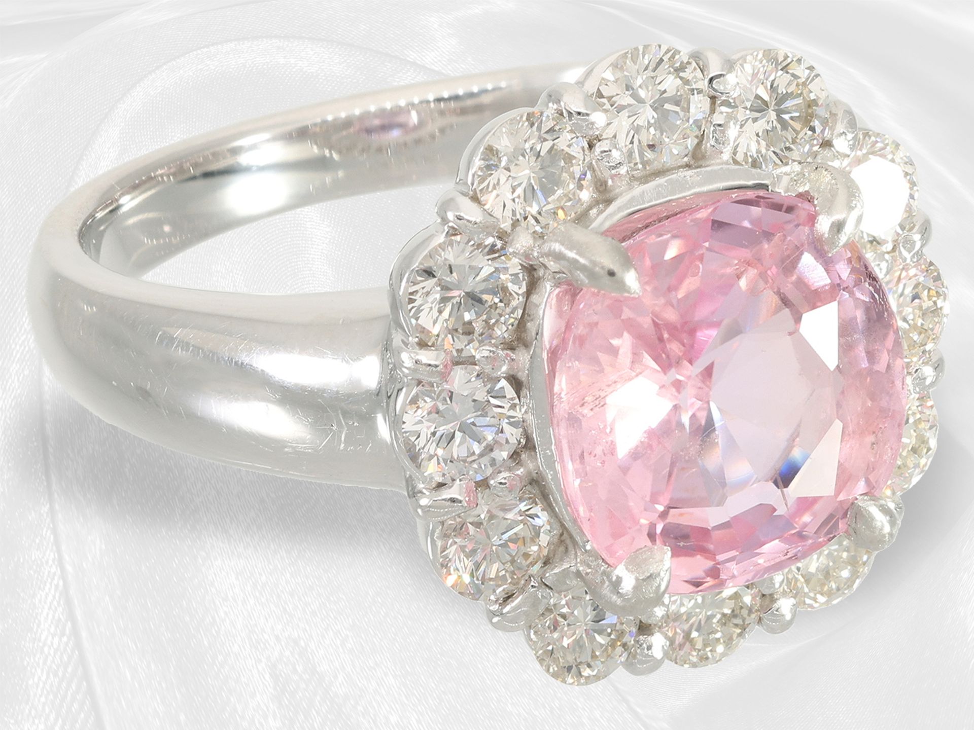 Ring: extremely high quality brilliant-cut diamond/sapphire ring with certified "NO HEAT Padparadsch - Image 2 of 9