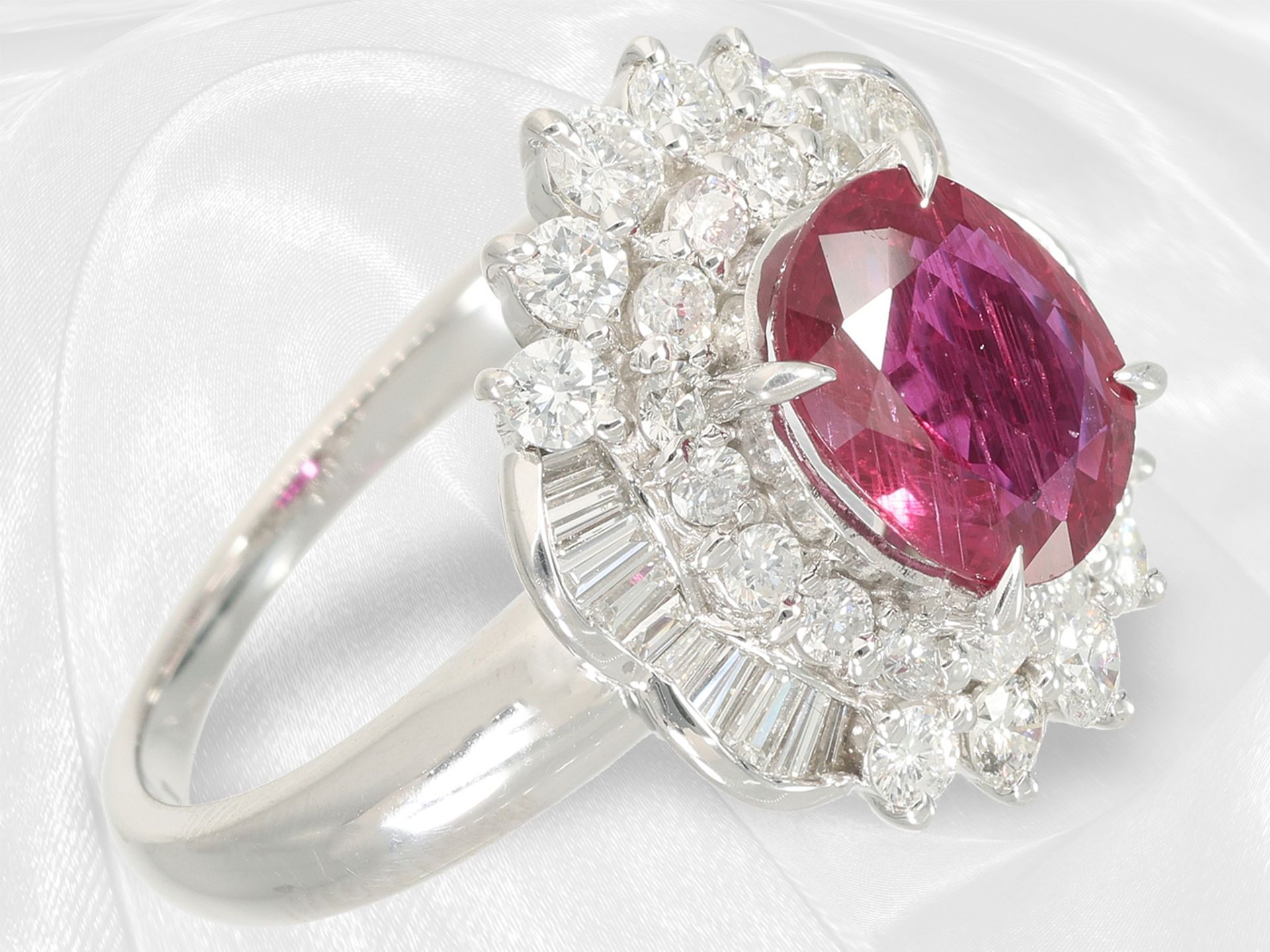 Ring: sehr wertvoller Platin-Ballerina-Ring mit natürlichem Rubin von 2,02ct, IGI-Zertifkat - Bild 6 aus 7