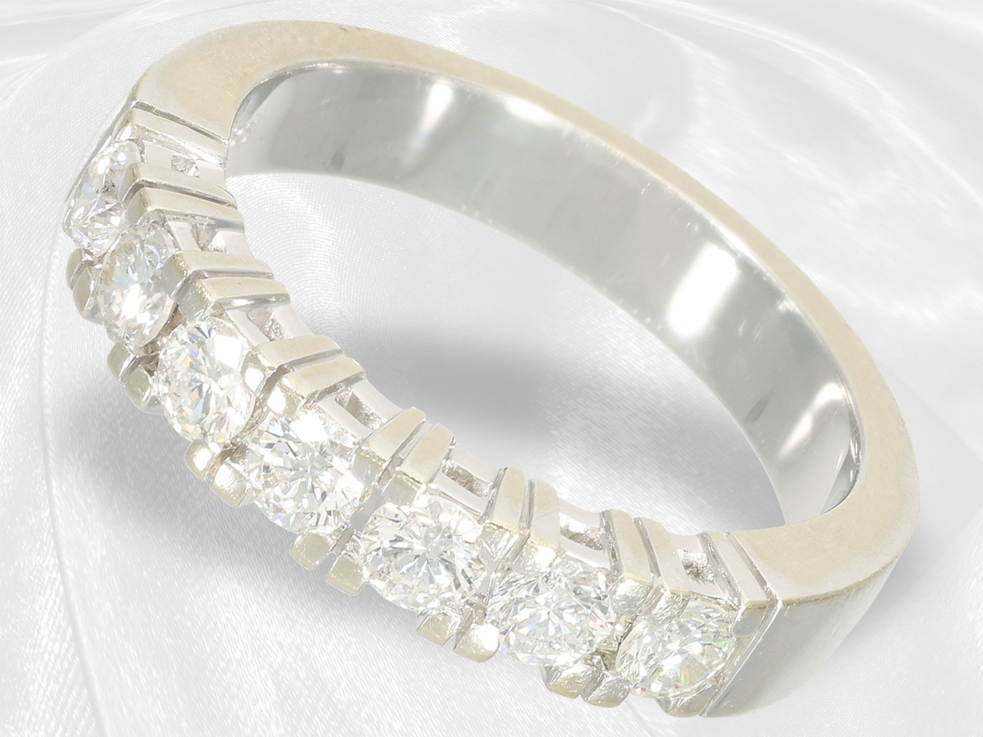 High-quality, solid brand jewellery, white gold brilliant-cut diamond ring by Christ, approx. 0.84ct