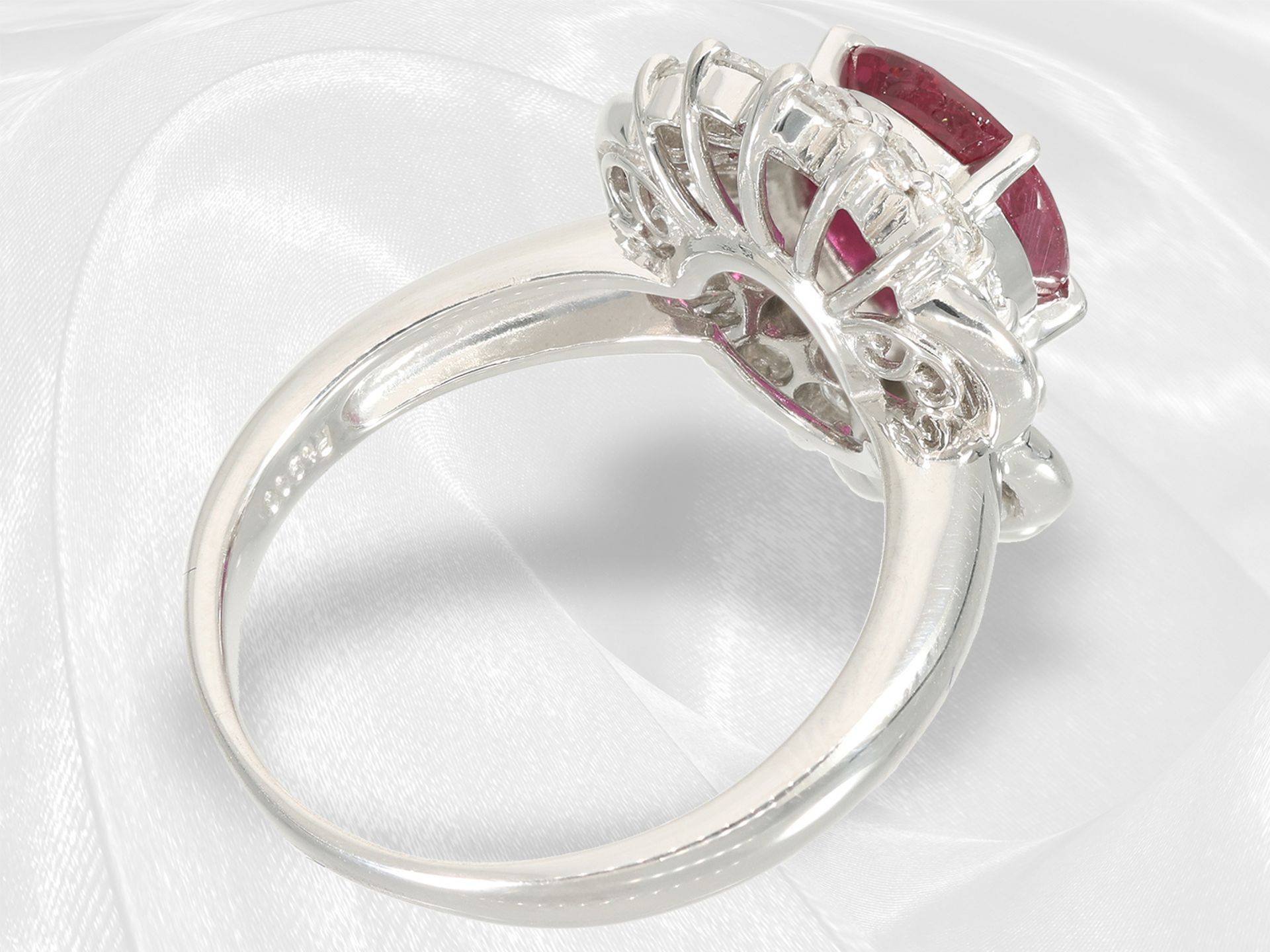 Ring: sehr wertvoller Platin-Ballerina-Ring mit natürlichem Rubin von 2,02ct, IGI-Zertifkat - Bild 7 aus 7