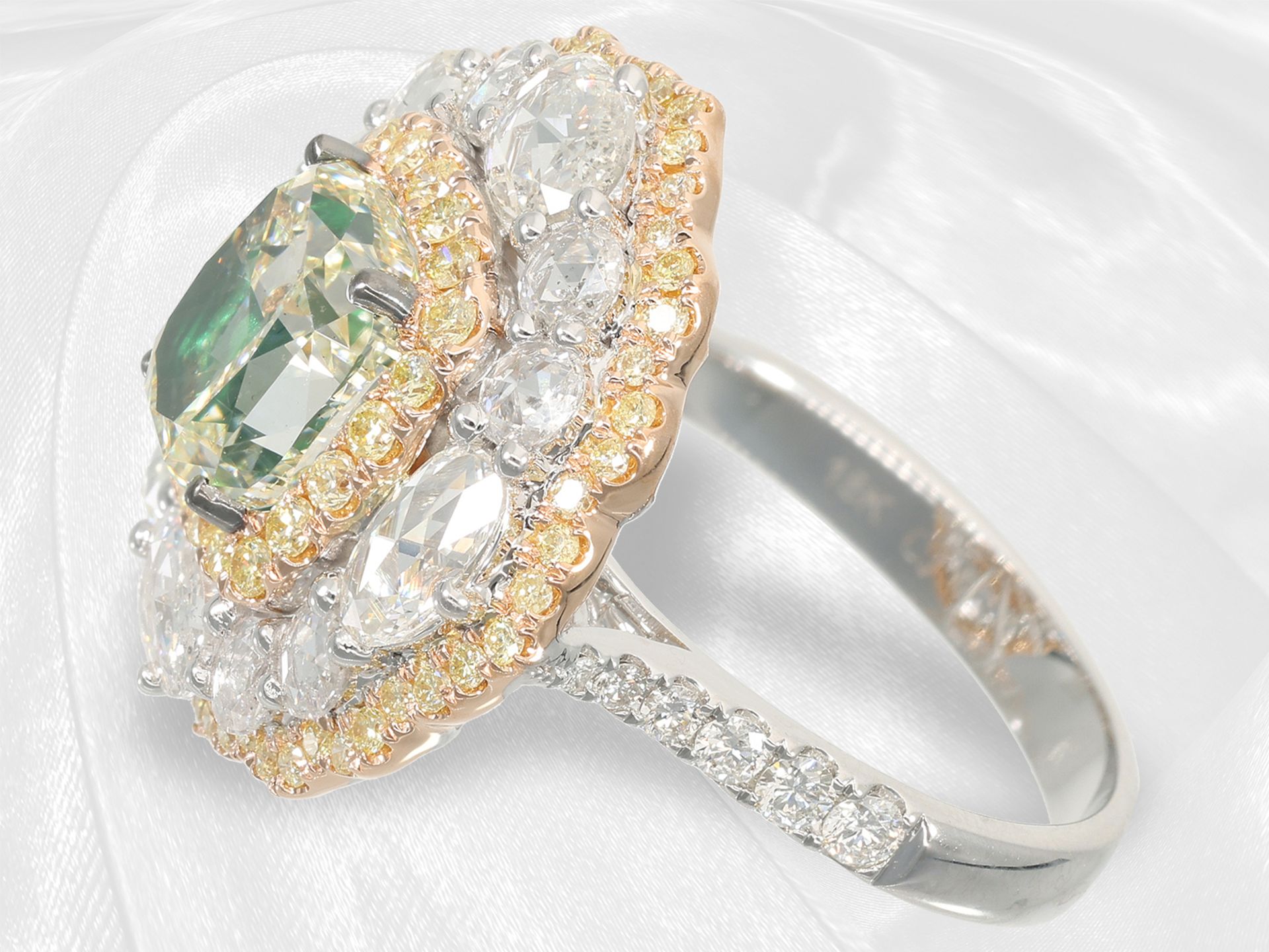 Ring: äußerst wertvoller Diamantring mit grünem Fancy Diamanten von 3,08ct, GIA Report - Bild 8 aus 8
