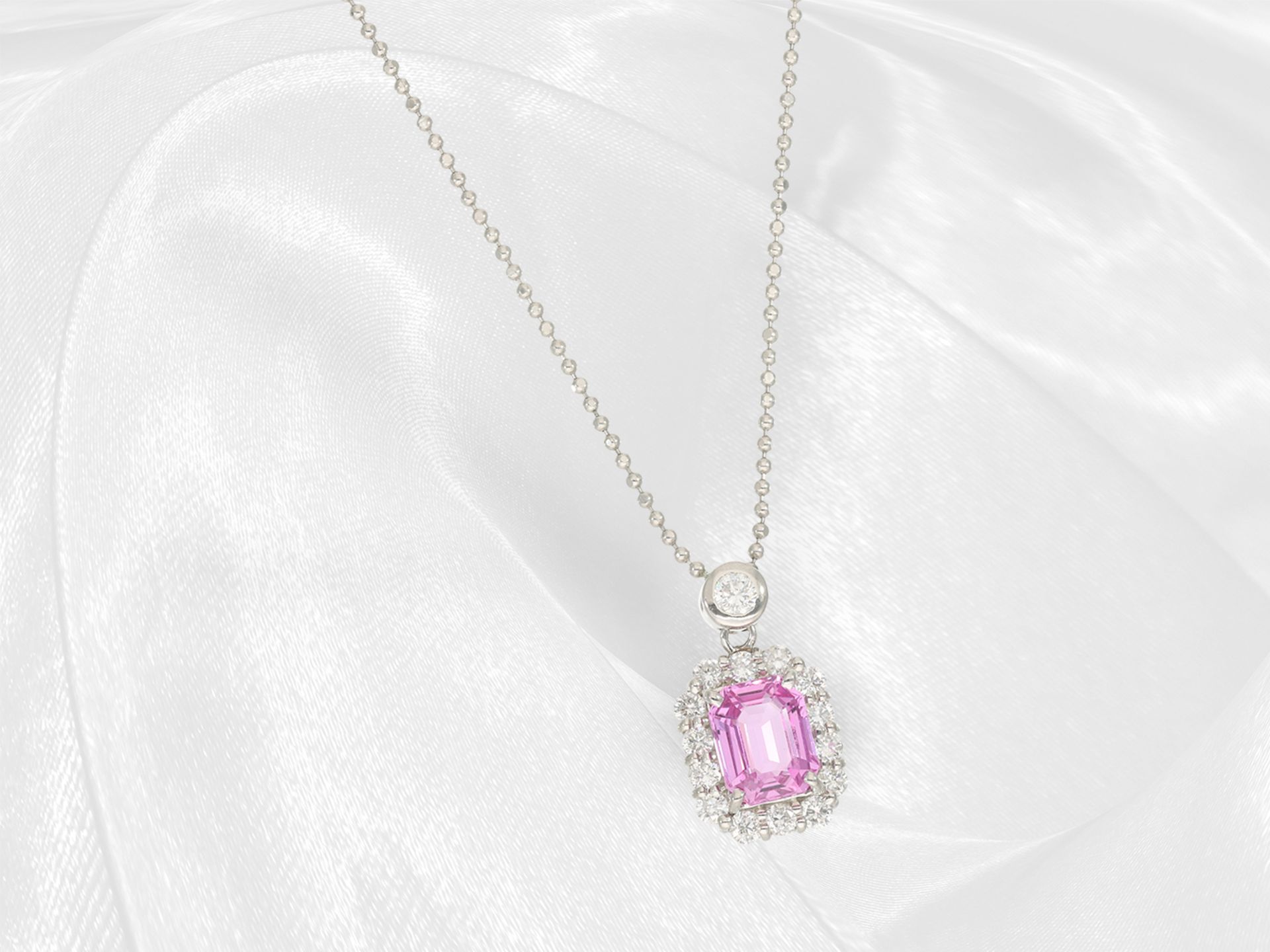Necklace/pendant: fine platinum chain with high-quality pendant, pink sapphire and brilliant-cut dia - Image 3 of 3