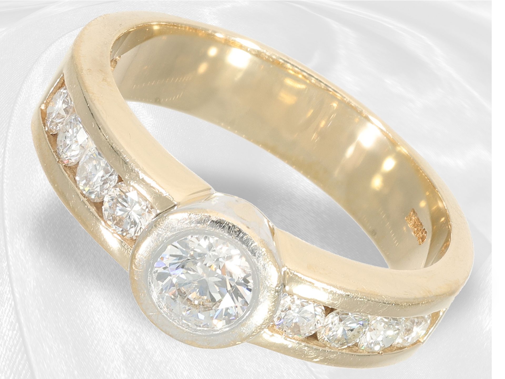 Ring: Markenschmuck, goldener Brillantring von Christ mit Zertifikat, ca. 1ct Brillanten