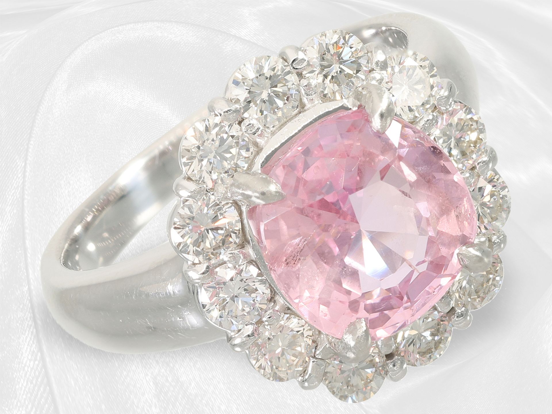 Ring: extremely high quality brilliant-cut diamond/sapphire ring with certified "NO HEAT Padparadsch - Image 3 of 9