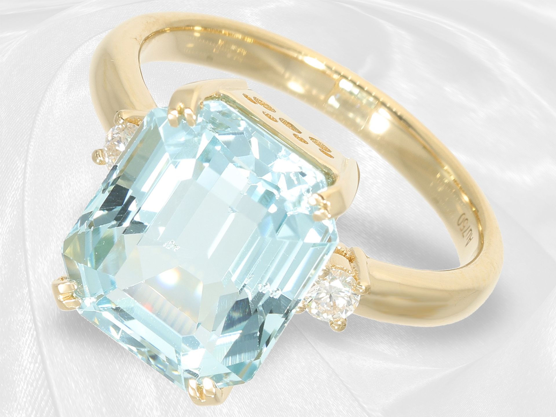 Aquamarine/brilliant-cut diamond goldsmith ring, 18K yellow gold