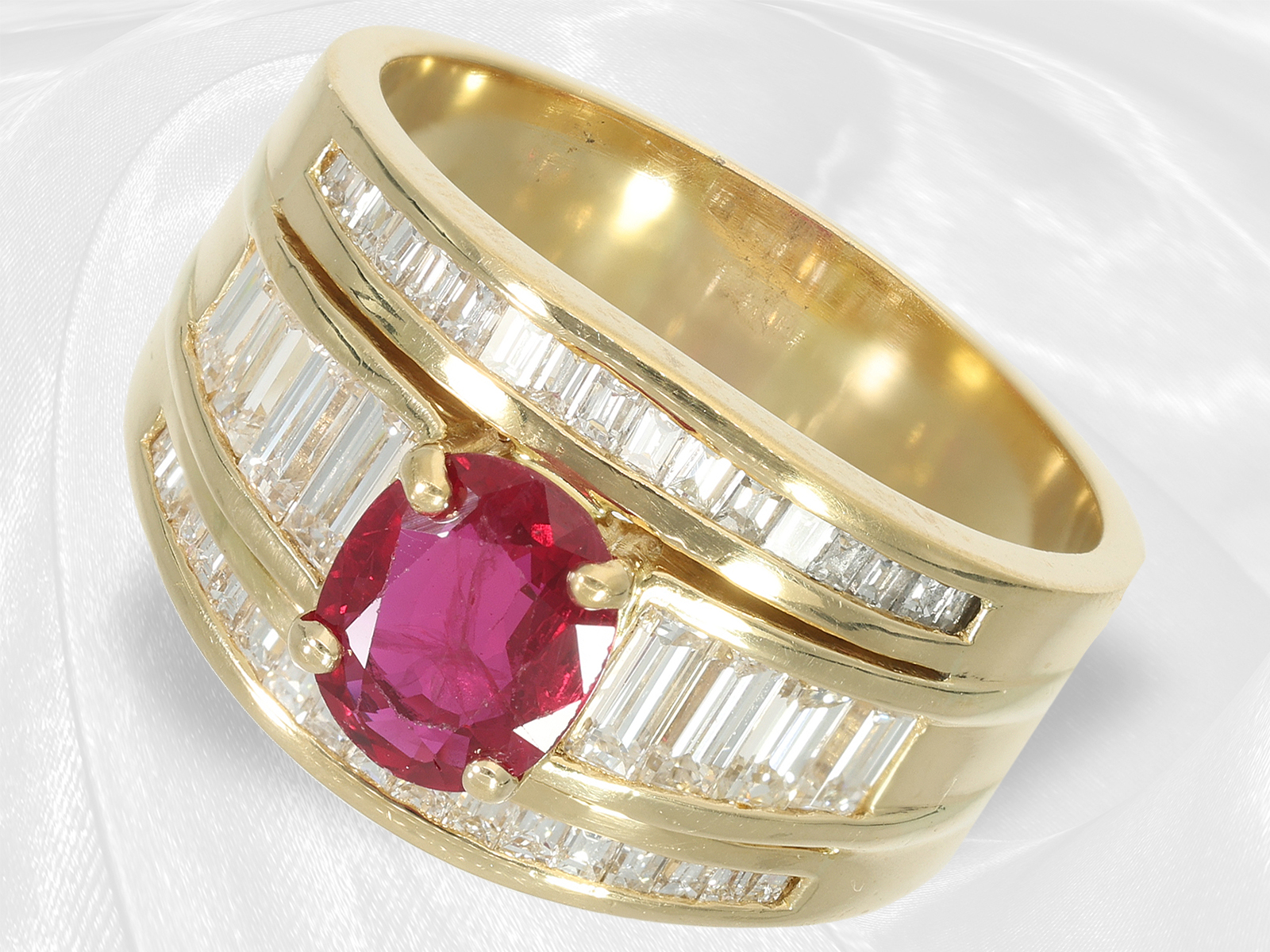 Ring: wide and decorative ruby/diamond goldsmith ring, 18K yellow gold