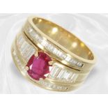 Ring: Breiter und dekorativer Rubin/Diamant-Goldschmiedering, 18K Gelbgold