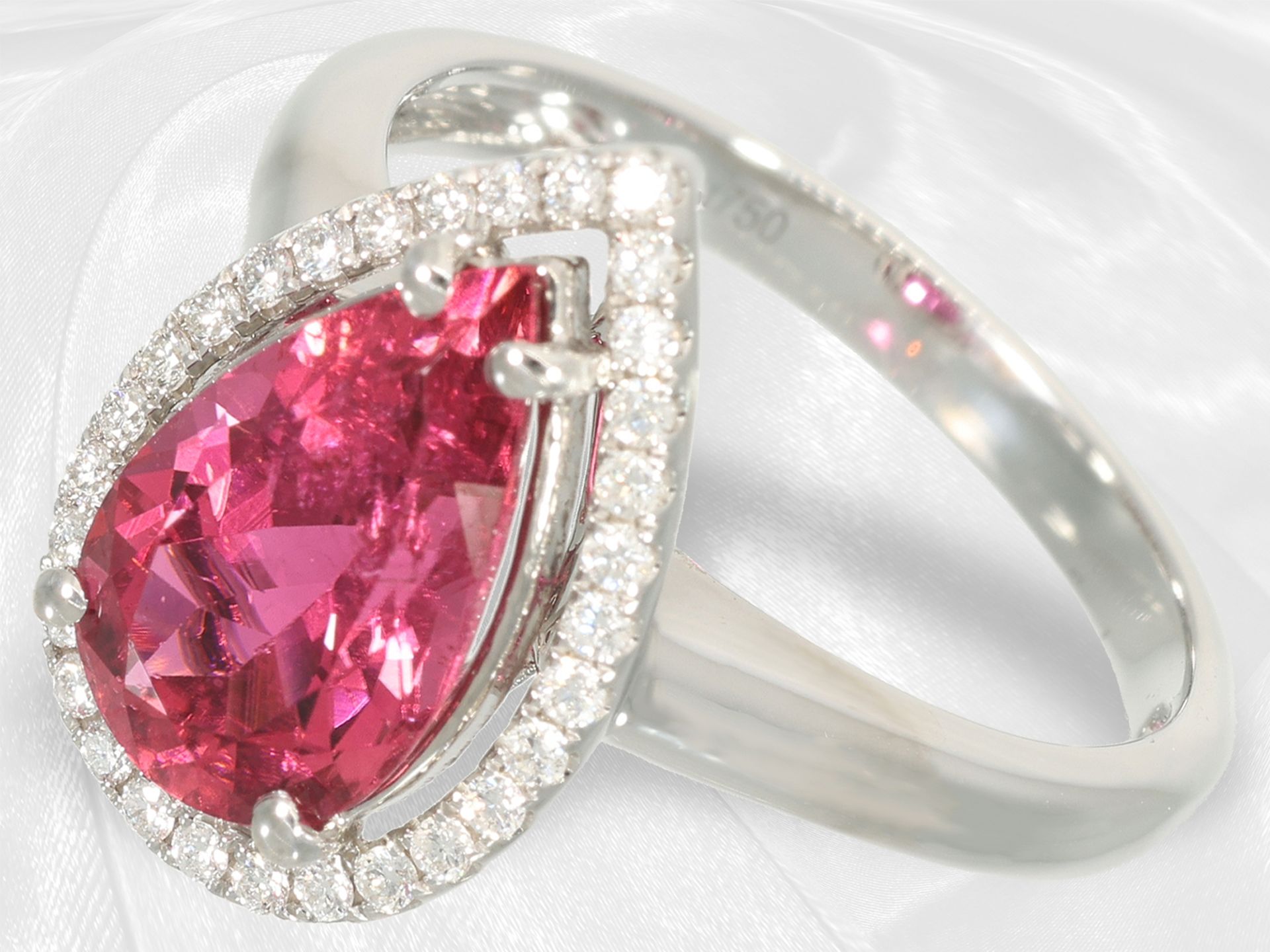 Very beautiful tourmaline/brilliant-cut diamond ring with a drop rubellite of approx. 2.7ct, 18K gol - Image 5 of 5