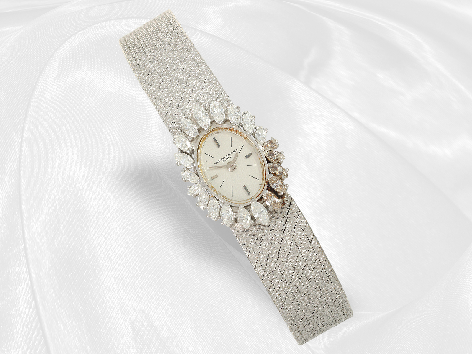 Wristwatch: noble, white gold vintage ladies' watch by Vacheron-Constantin, diamond set, approx. 1.2 - Image 2 of 3
